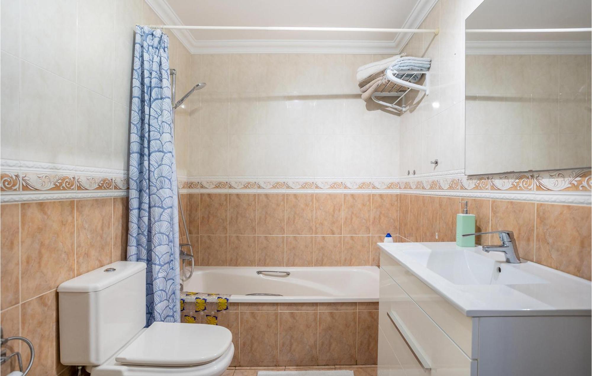 Awesome In Puerto De La Cruz With Wifi Apartamento *