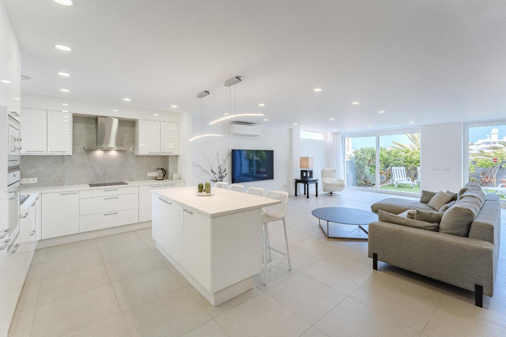 Deluxe Tenerife Cristianos Villa *