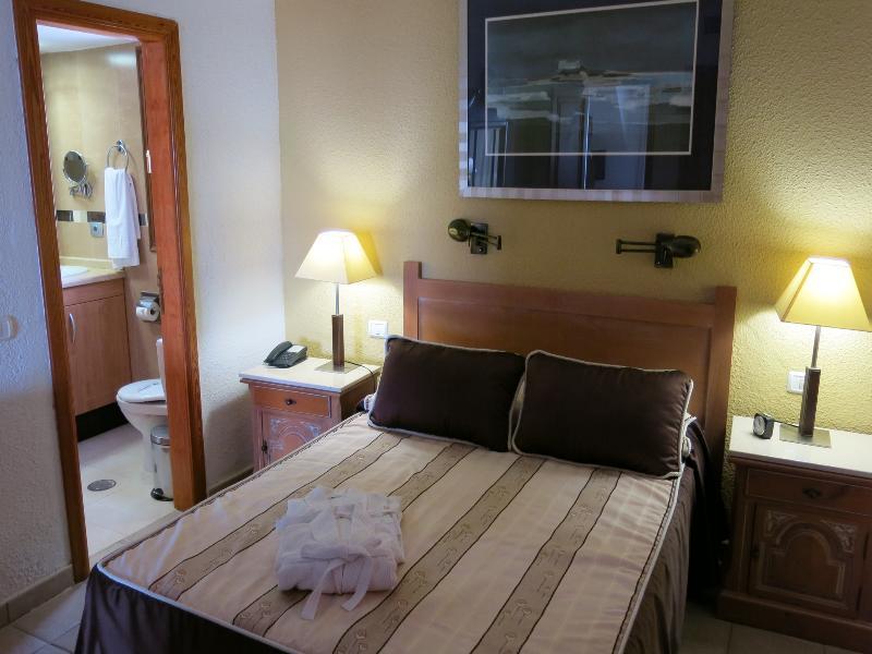 Aparthotel Beverly Hills - Excel & Los Cristianos (Tenerife)