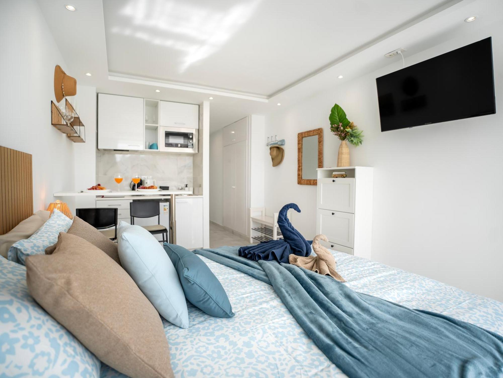 Stylish With Ocean View And Pool, Ponderosa, 322 Costa Adeje (Tenerife)