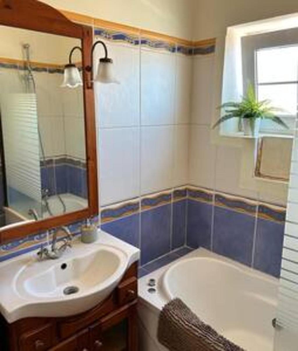 Сasa de vacaciones Maravilloso Chalet Con Piscina. *