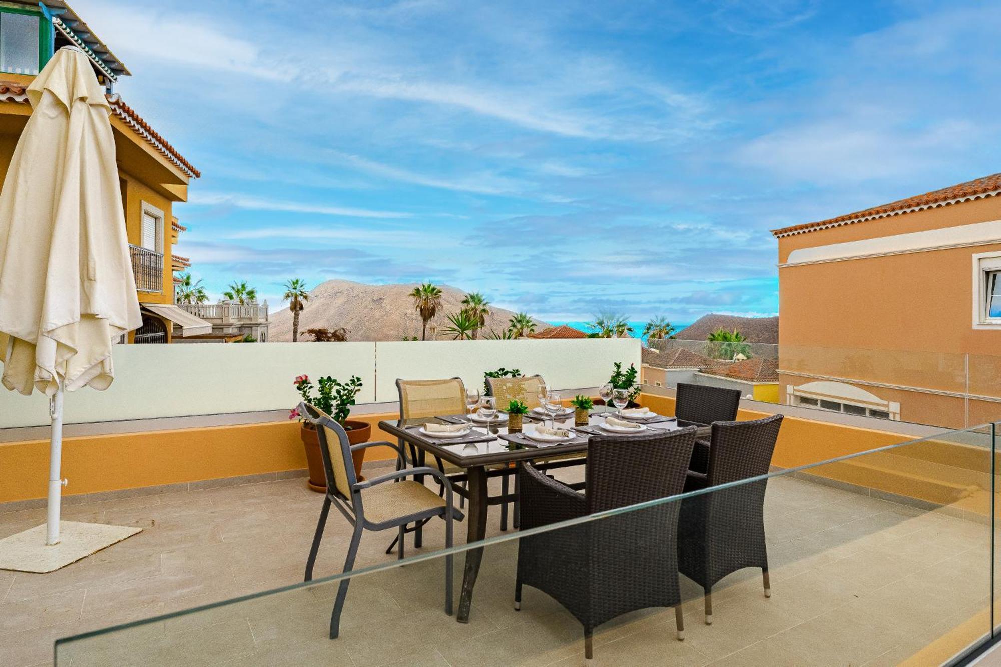 - 3 Bedroom House With Pool *