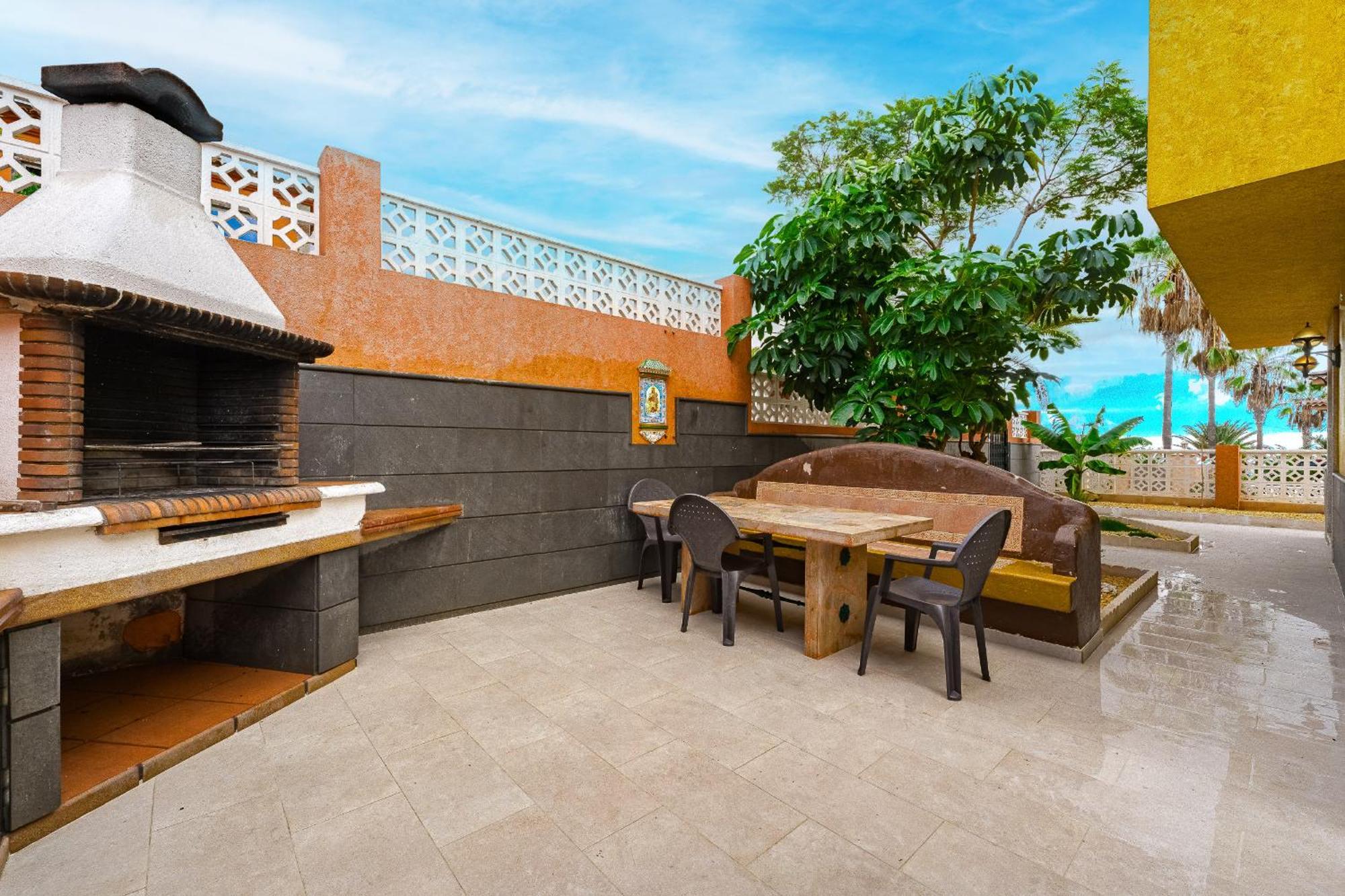 - 3 Bedroom House With Pool Сasa de vacaciones Chayofa