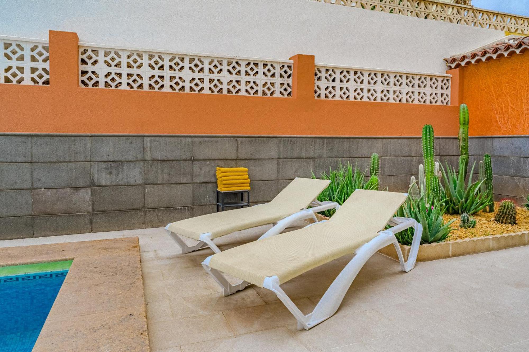 Сasa de vacaciones - 3 Bedroom House With Pool Chayofa