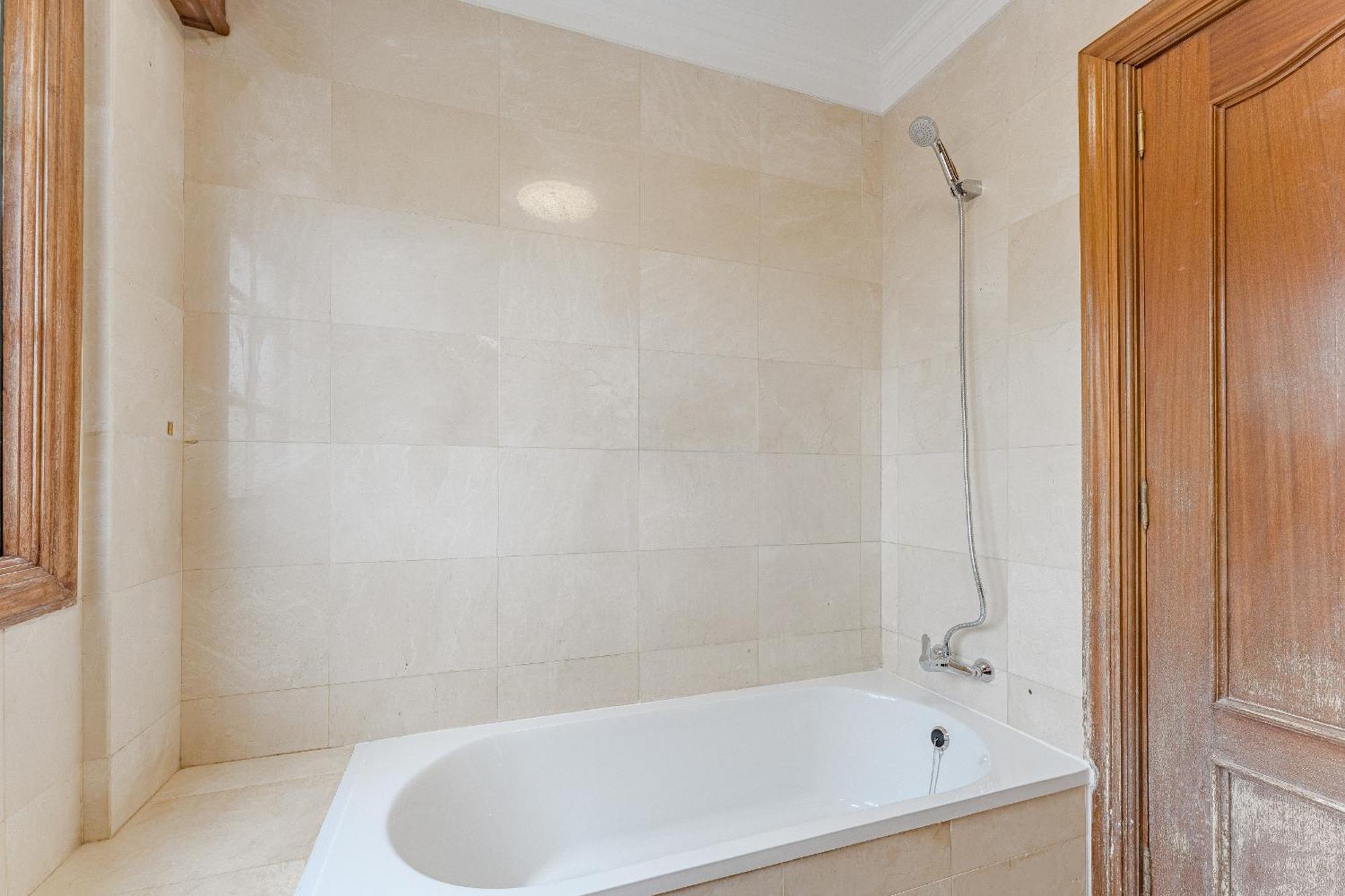- 3 Bedroom House With Pool