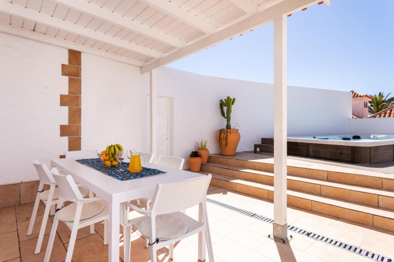 Villa Casa Naranja - Heated Pool - Bbq - Terrace - Free Wifi - Child & Pet-friendly - 3 Bedrooms - 6 People *