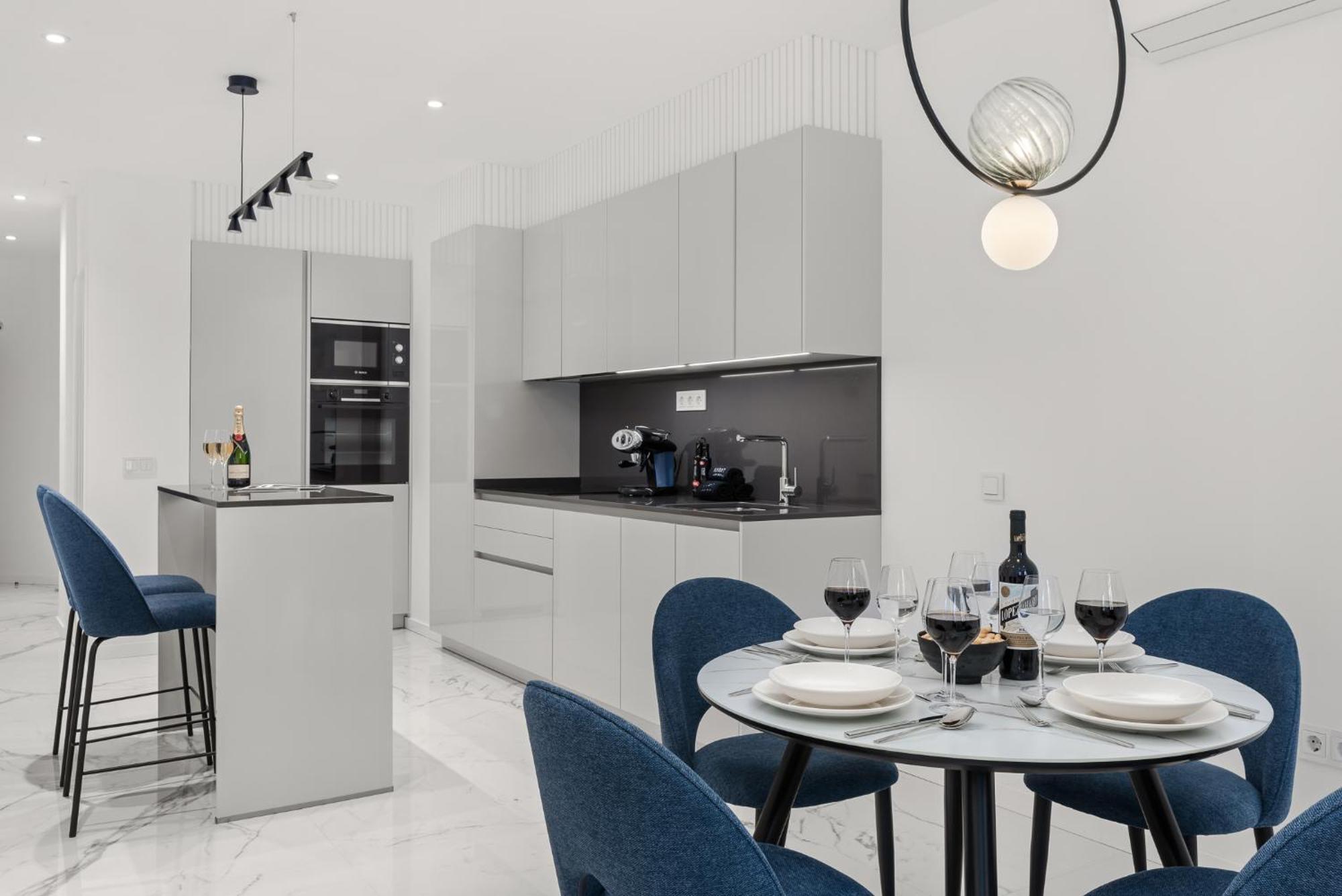 7 Luxury By Karat Apartment
