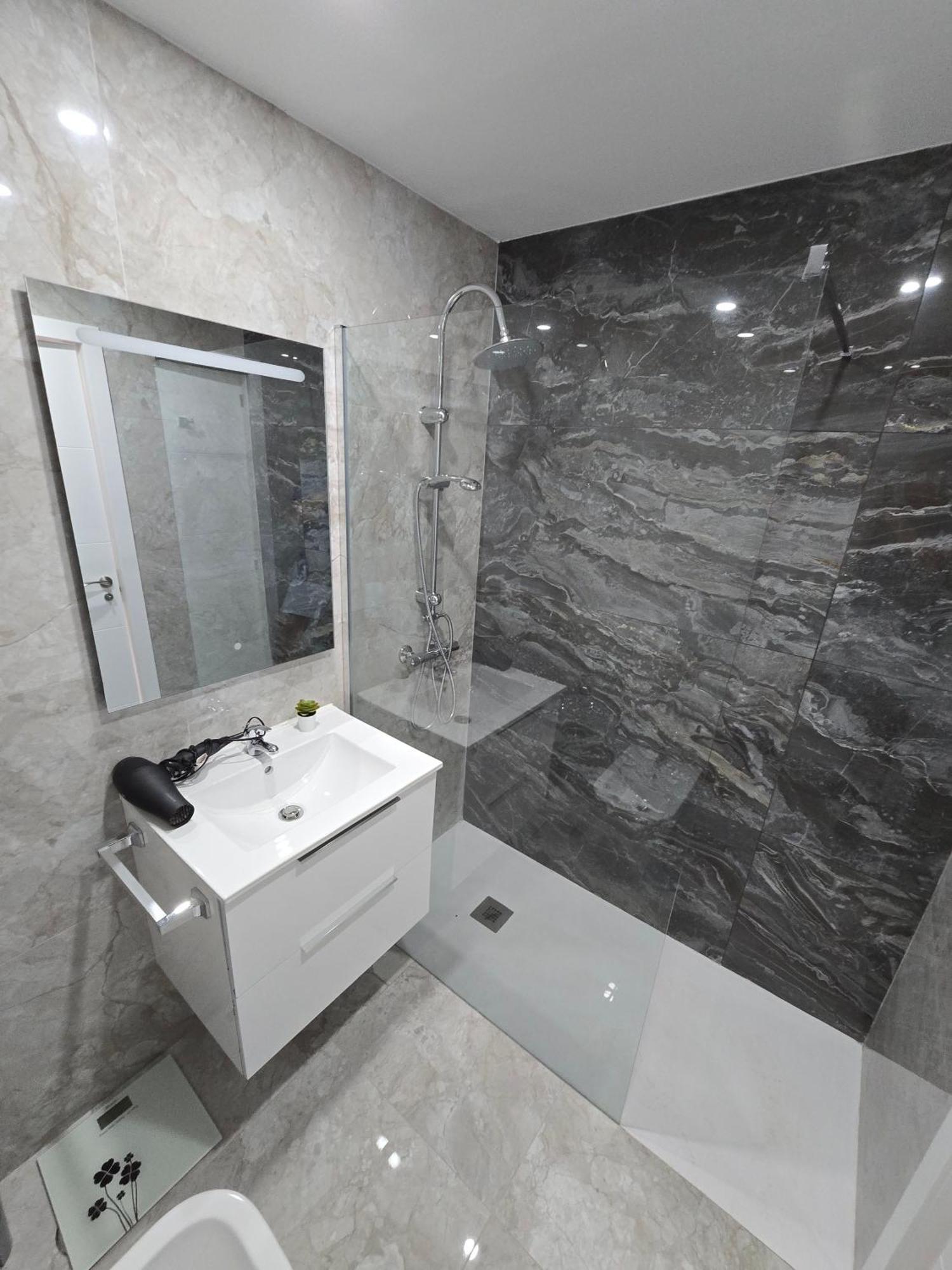 Apartamento Eden Mit Beheiztem Pool, Luxurioese Ausstattung Mit Marmorboden, Marmorbadezimmer