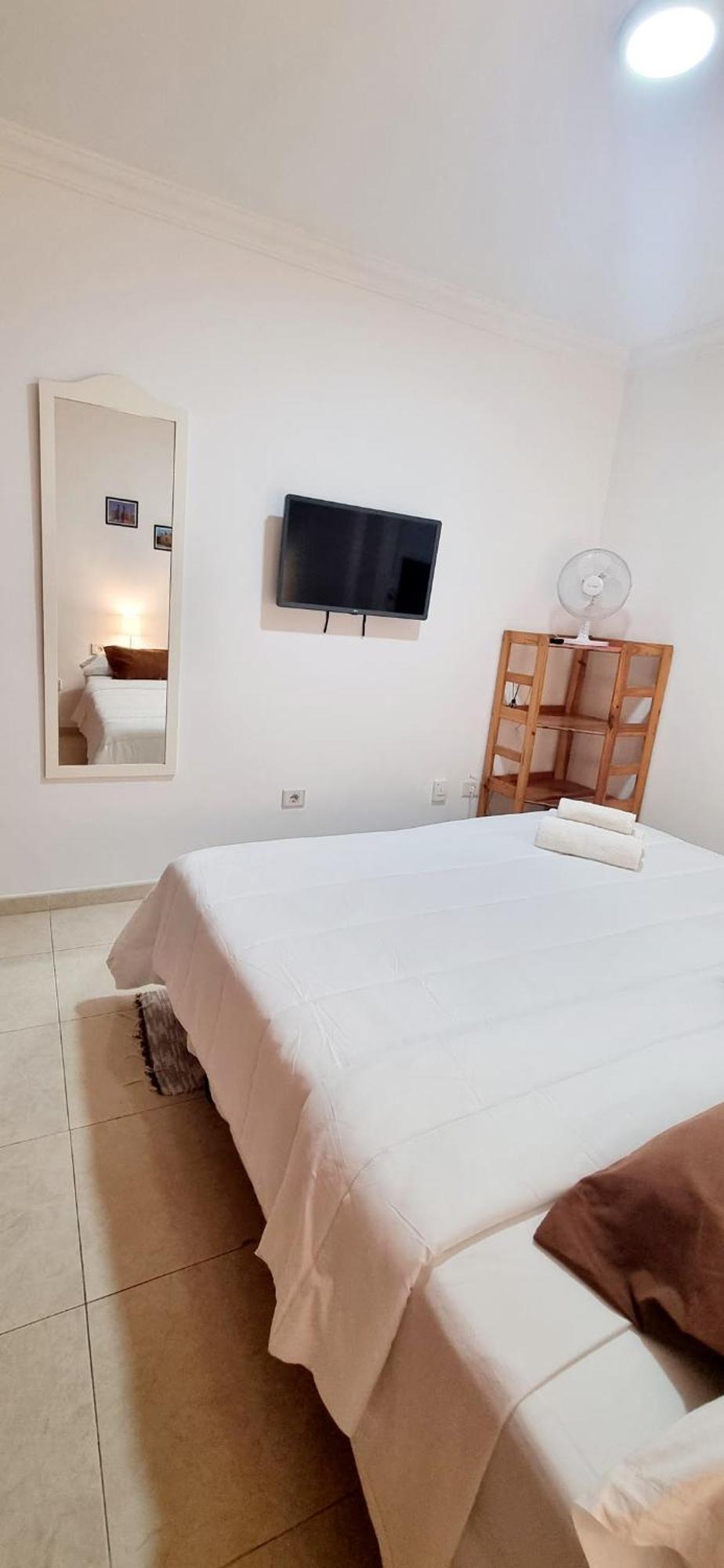 Almar We Go! Privadas En - Private - Pieces Privees - In Shared Guest house *
