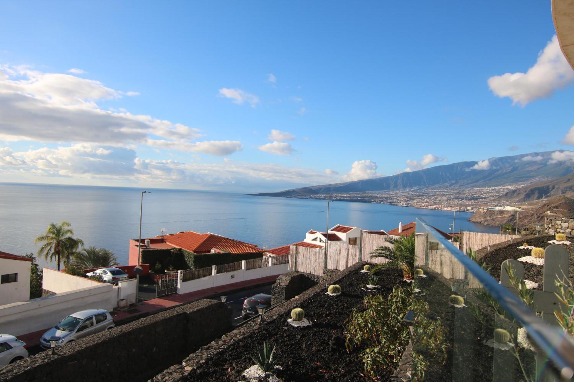 Villa Gonzalez Sea Views *
