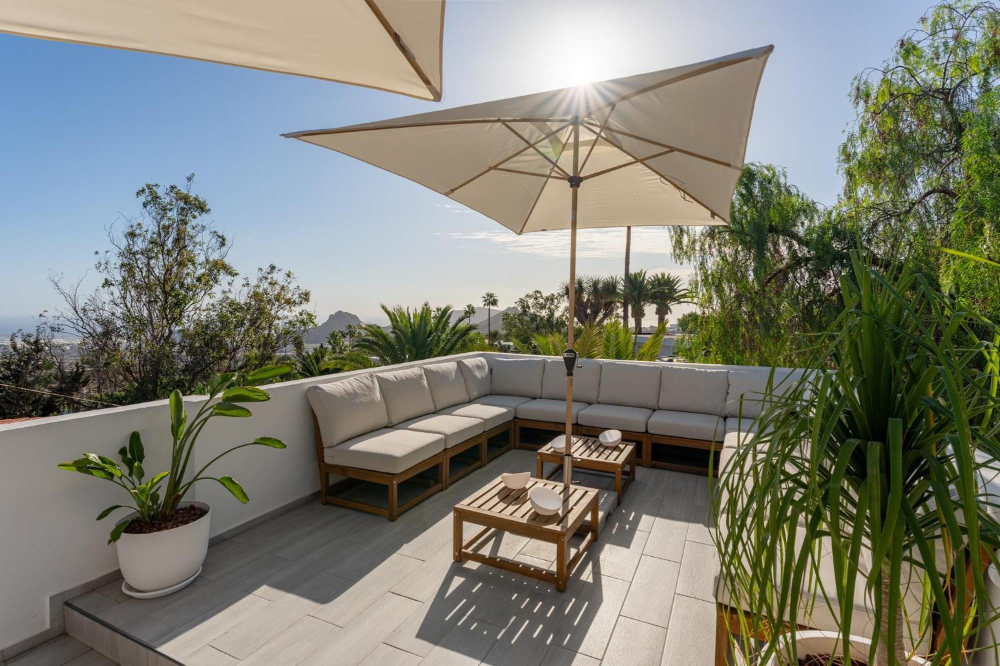Villa With Stunning Views And A Solarium In Arona *