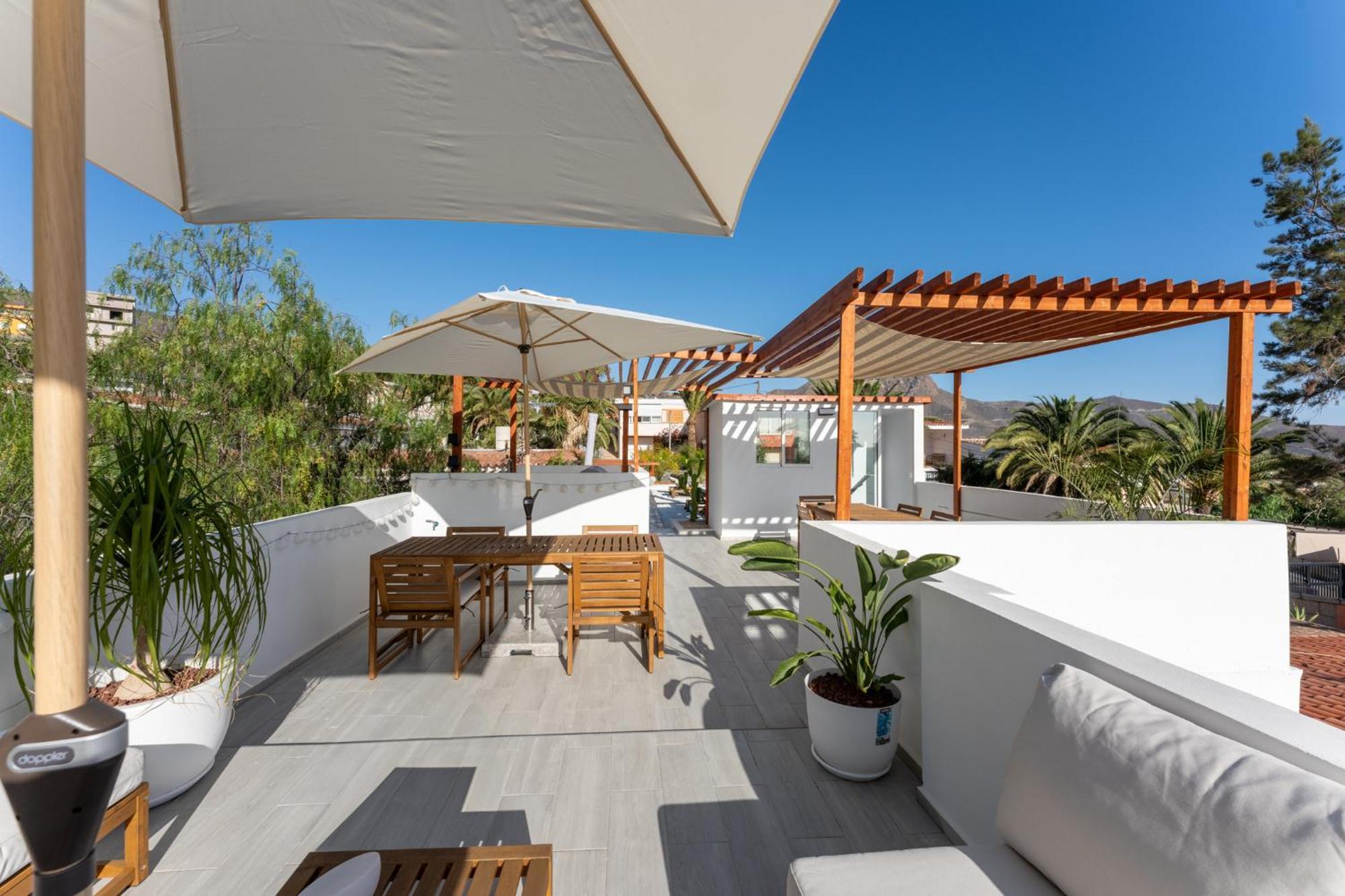 With Stunning Views And A Solarium In Arona Villa
