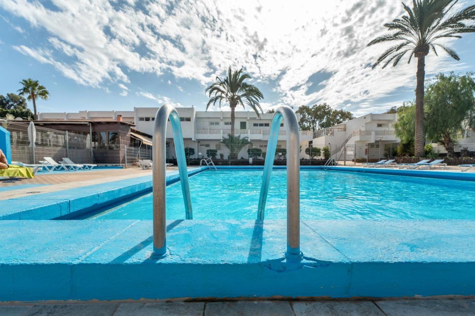 Apartamento Big By The And Natural Pool