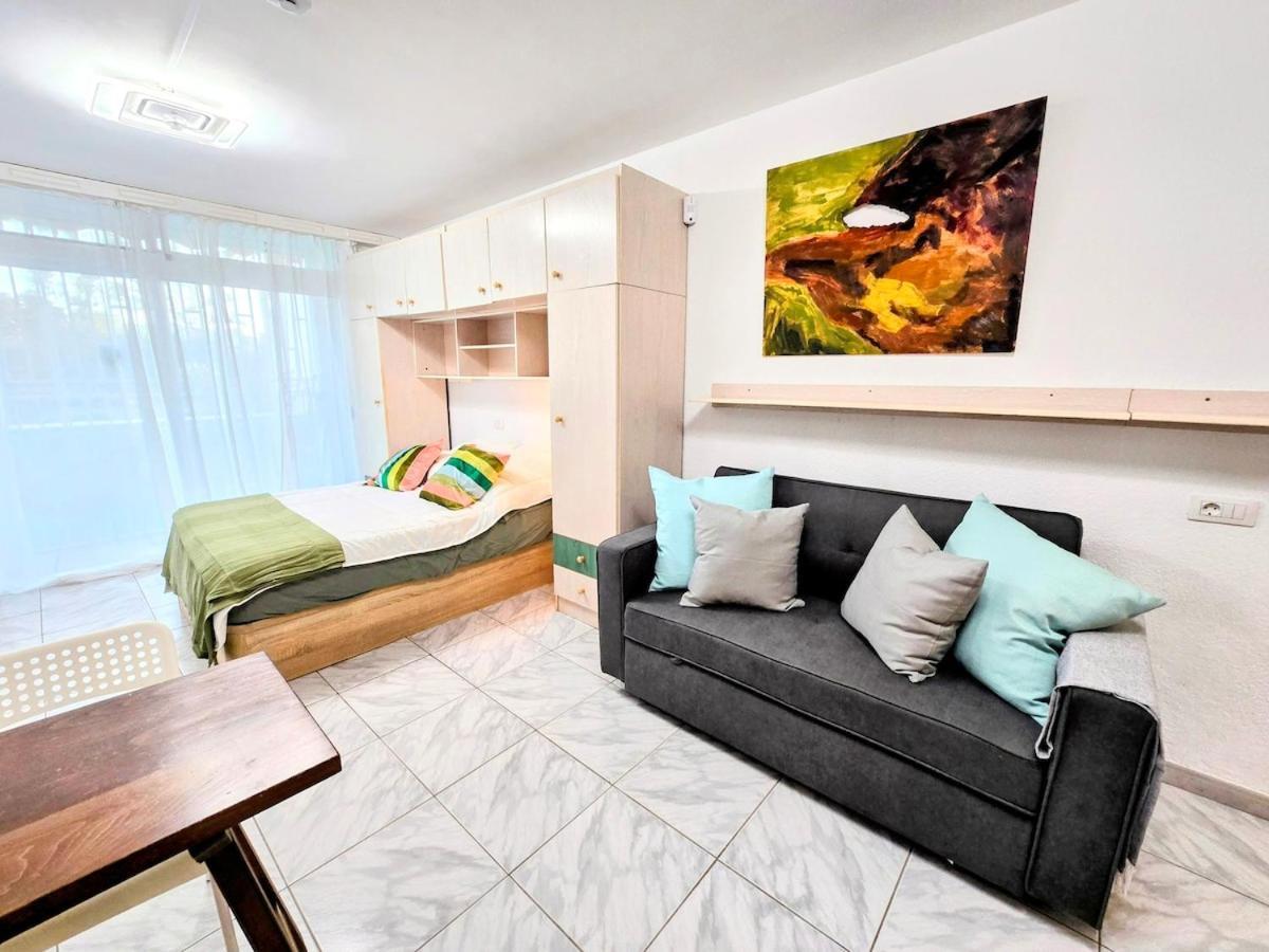Blue Paradise Apartment *