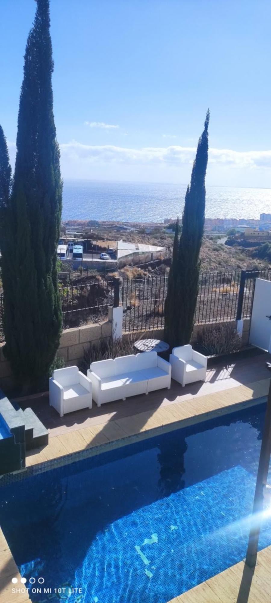 Luxury Sea Views Heated Pool Private Jacuzzi Wifi Bbq Parking Tennis Court