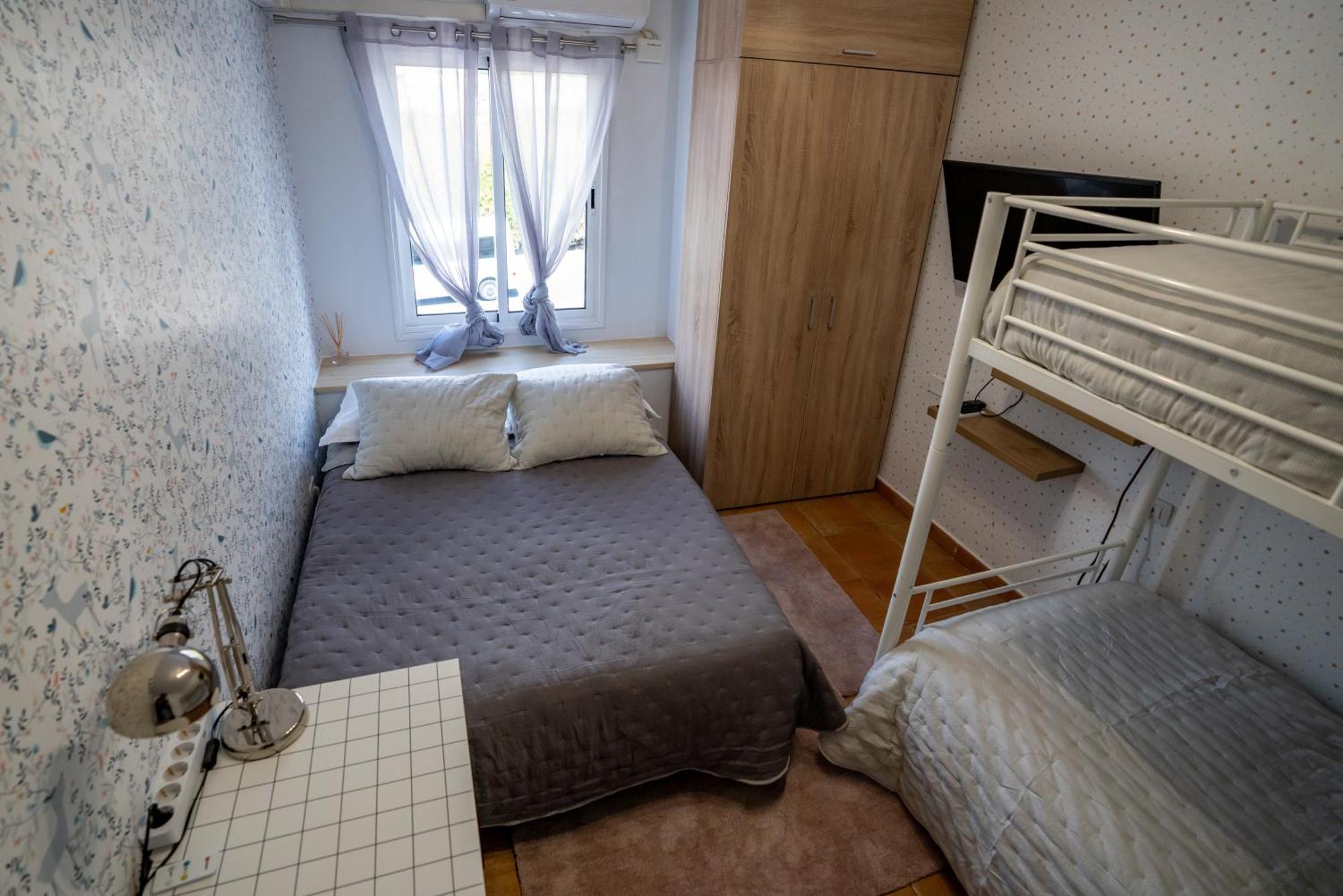 Maison d'hôtes Casa Julio - Complete Coastal Retreat - Entire - 3 Min Walk From The Ocean - Shared Entrance With Host *