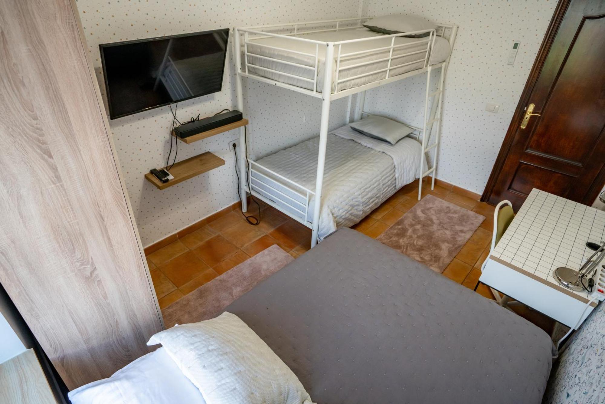 Casa Julio - Complete Coastal Retreat - Entire - 3 Min Walk From The Ocean - Shared Entrance With Host Alcalá la Real