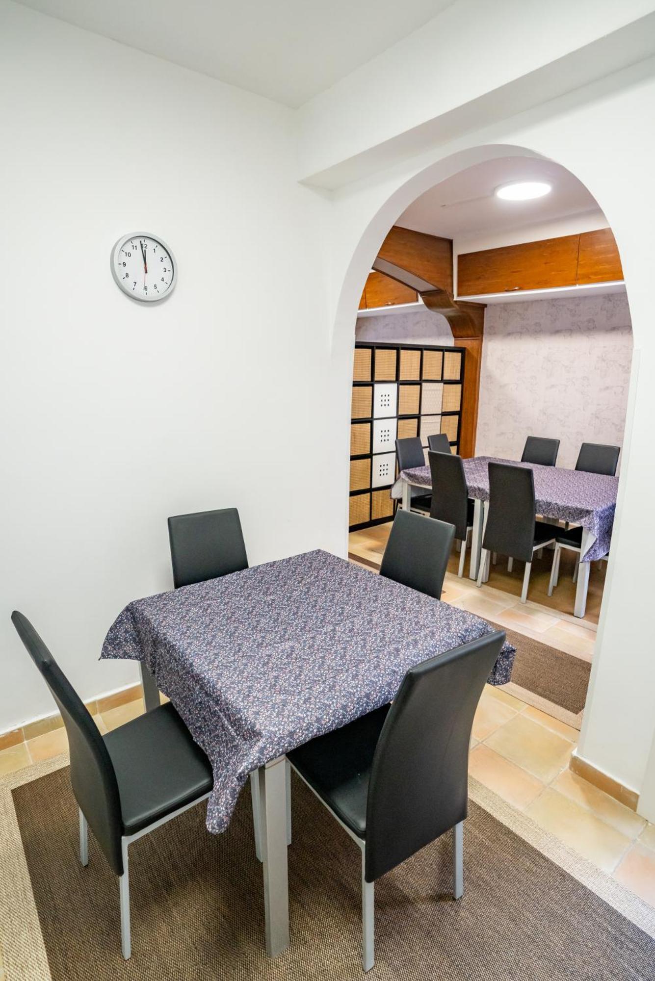 Casa Julio - Complete Coastal Retreat - Entire - 3 Min Walk From The Ocean - Shared Entrance With Host *
