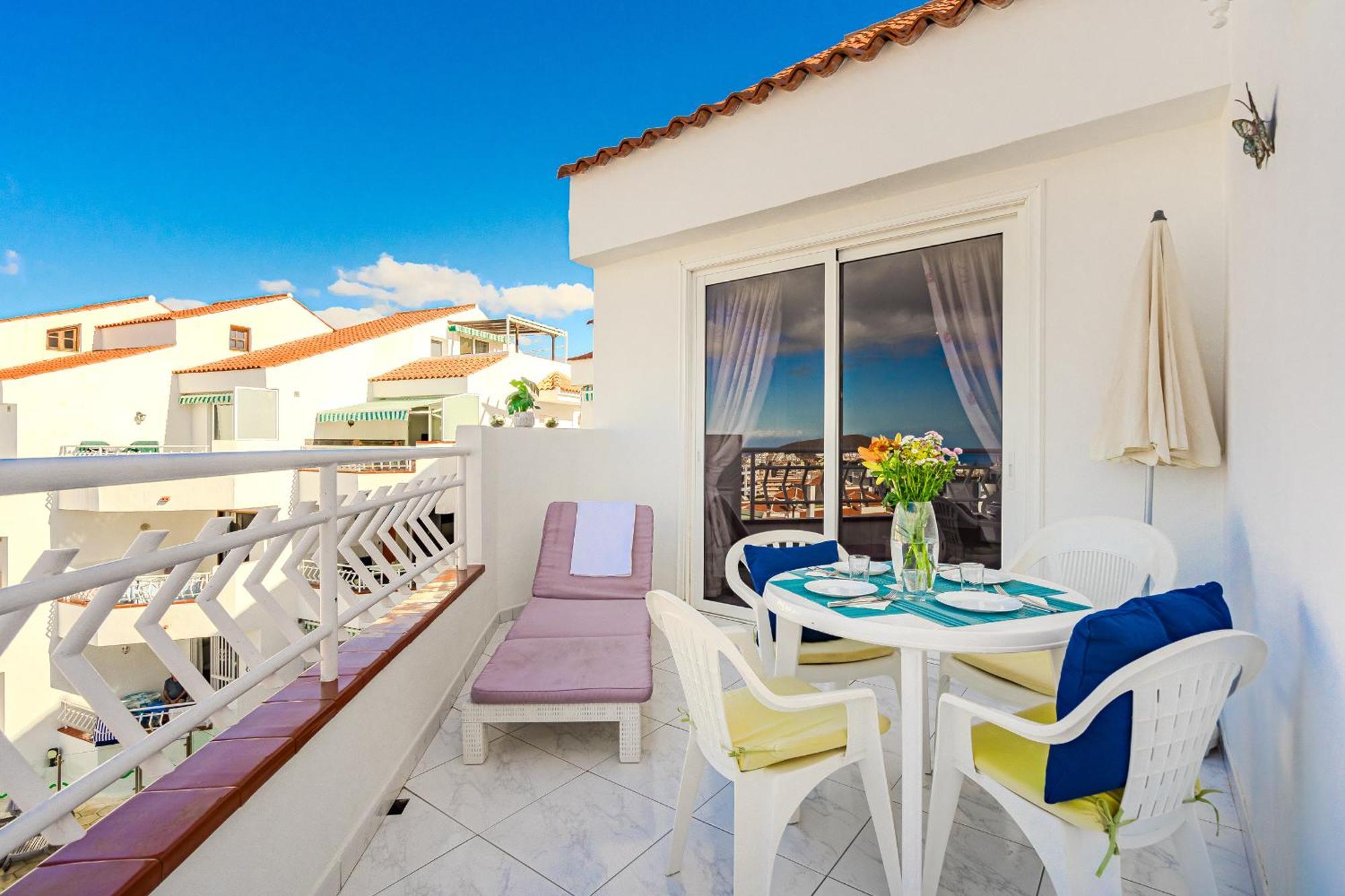 Diamantes Duplex & Heated Pool Apartment