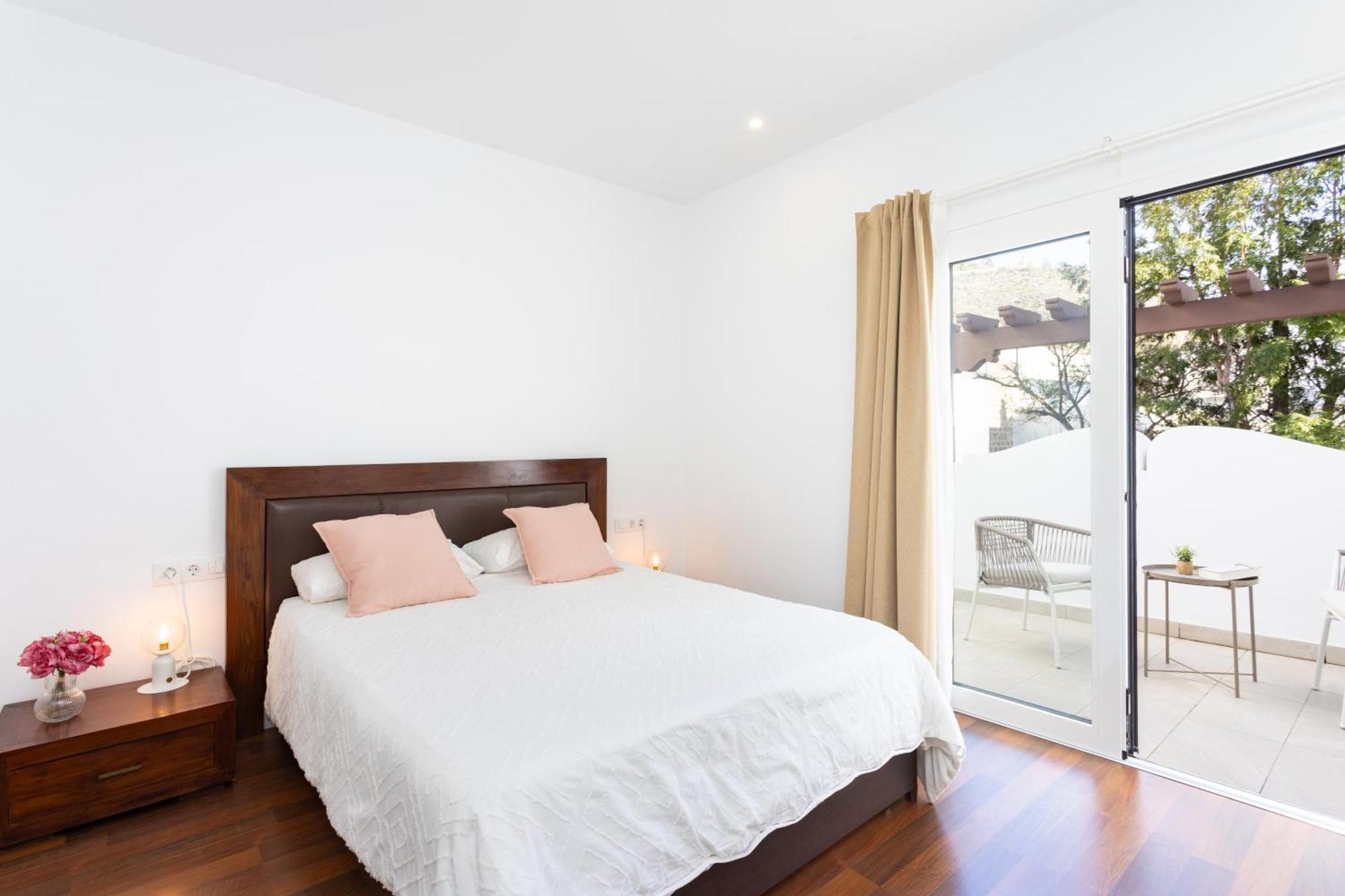 Home2book Stylish With Terrace In Cruz