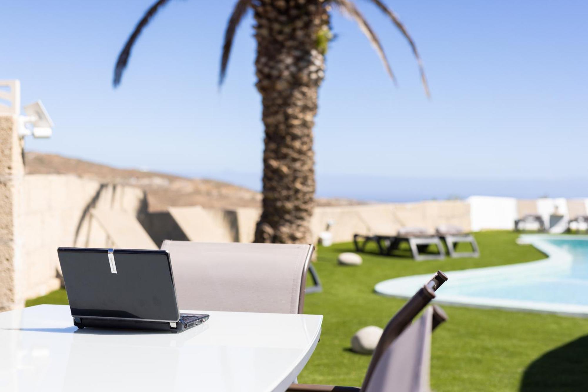 Apartamento Oasis Tenerife Rentals Con Piscina Climatizada, Cocina Exterior Y Barbacoa