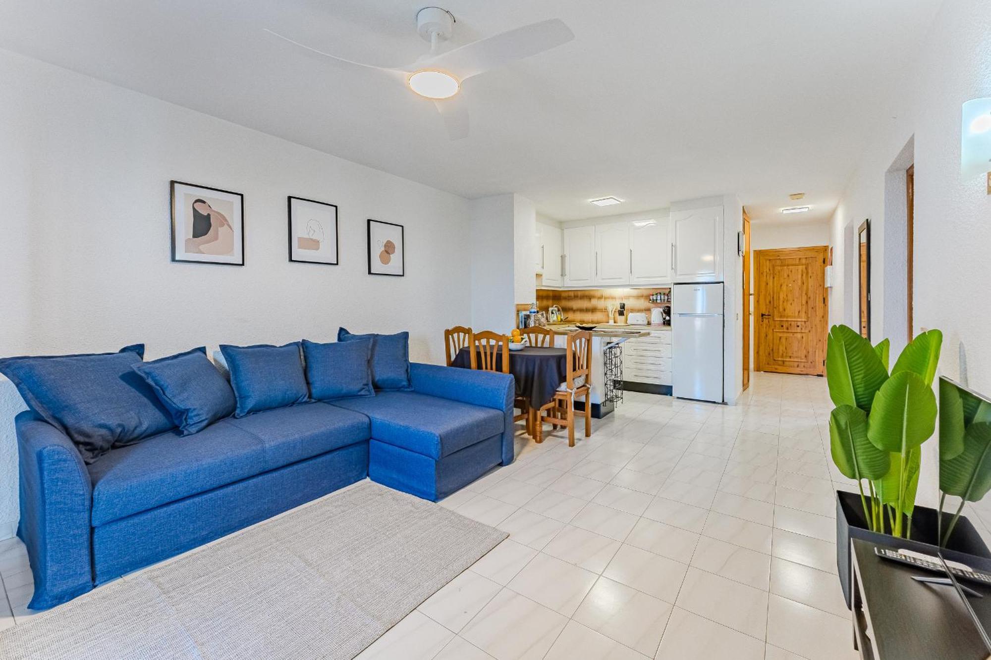 Cristianos With Large Terrace & Heated Pool