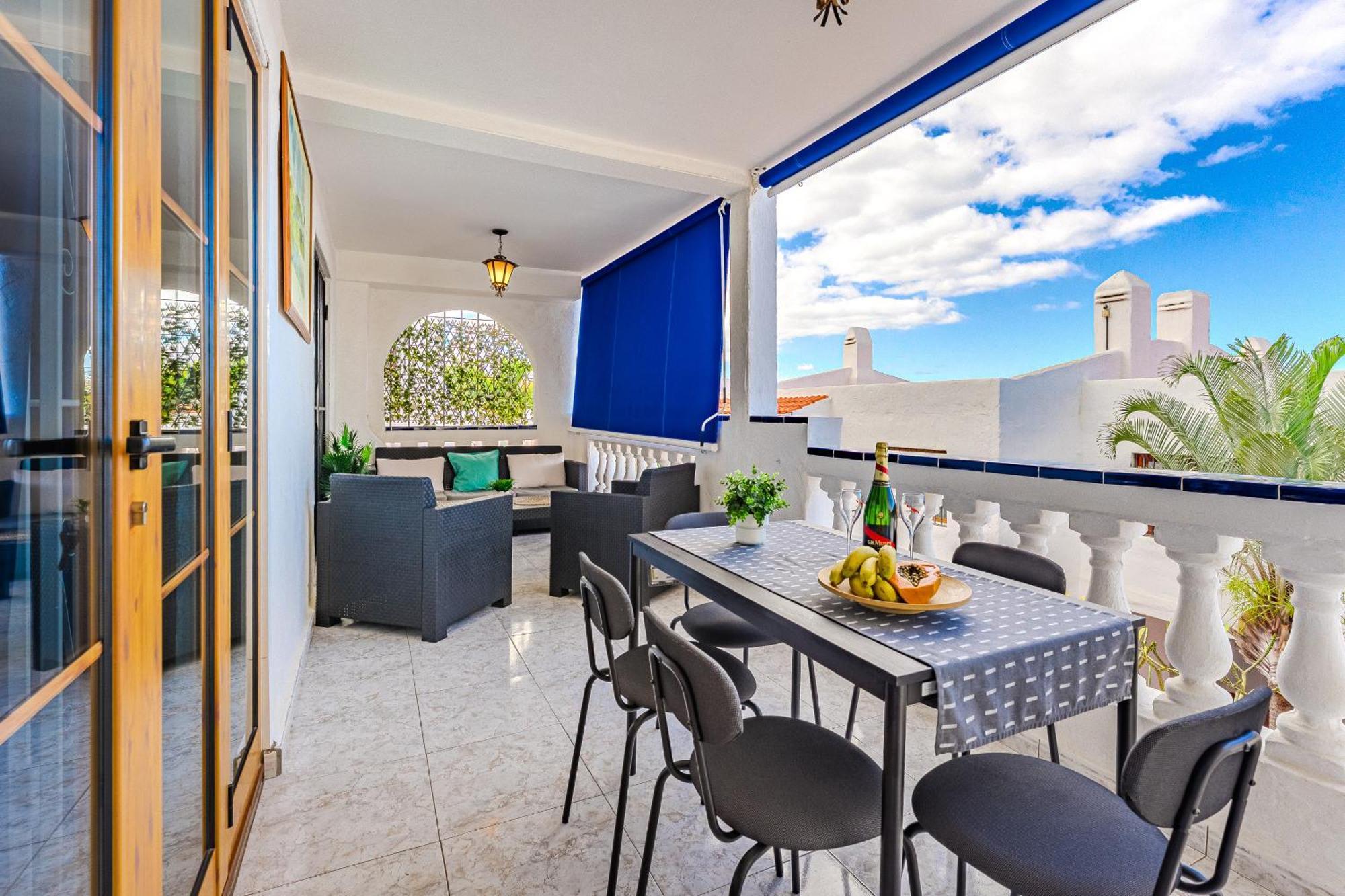 Cristianos With Large Terrace & Heated Pool *
