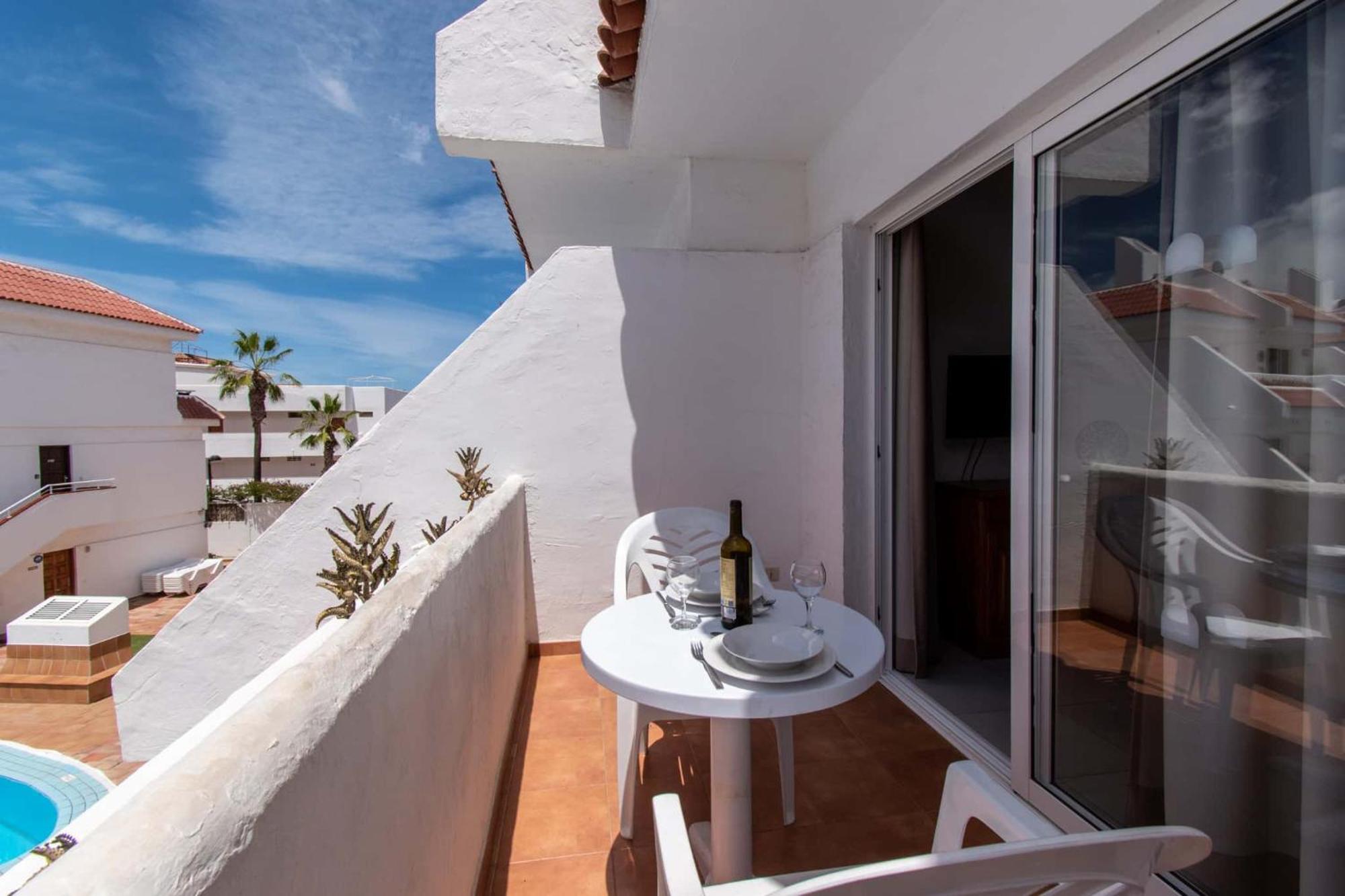 Floritas 24 - One Bed With Pool View Arona (Tenerife)