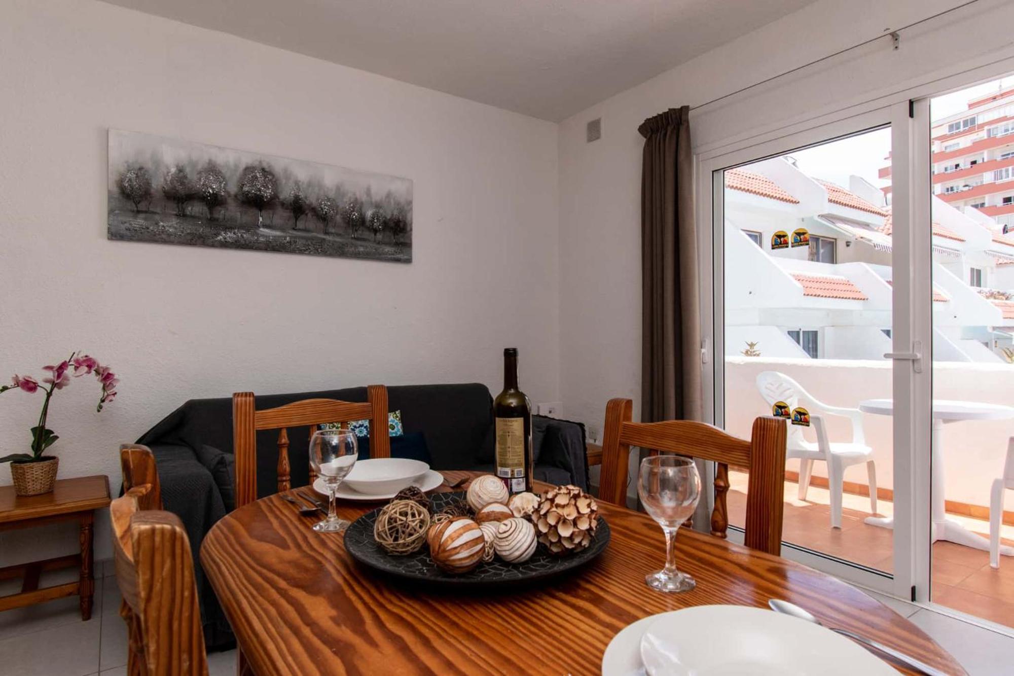 Floritas 24 - One Bed With Pool View * Arona (Tenerife)