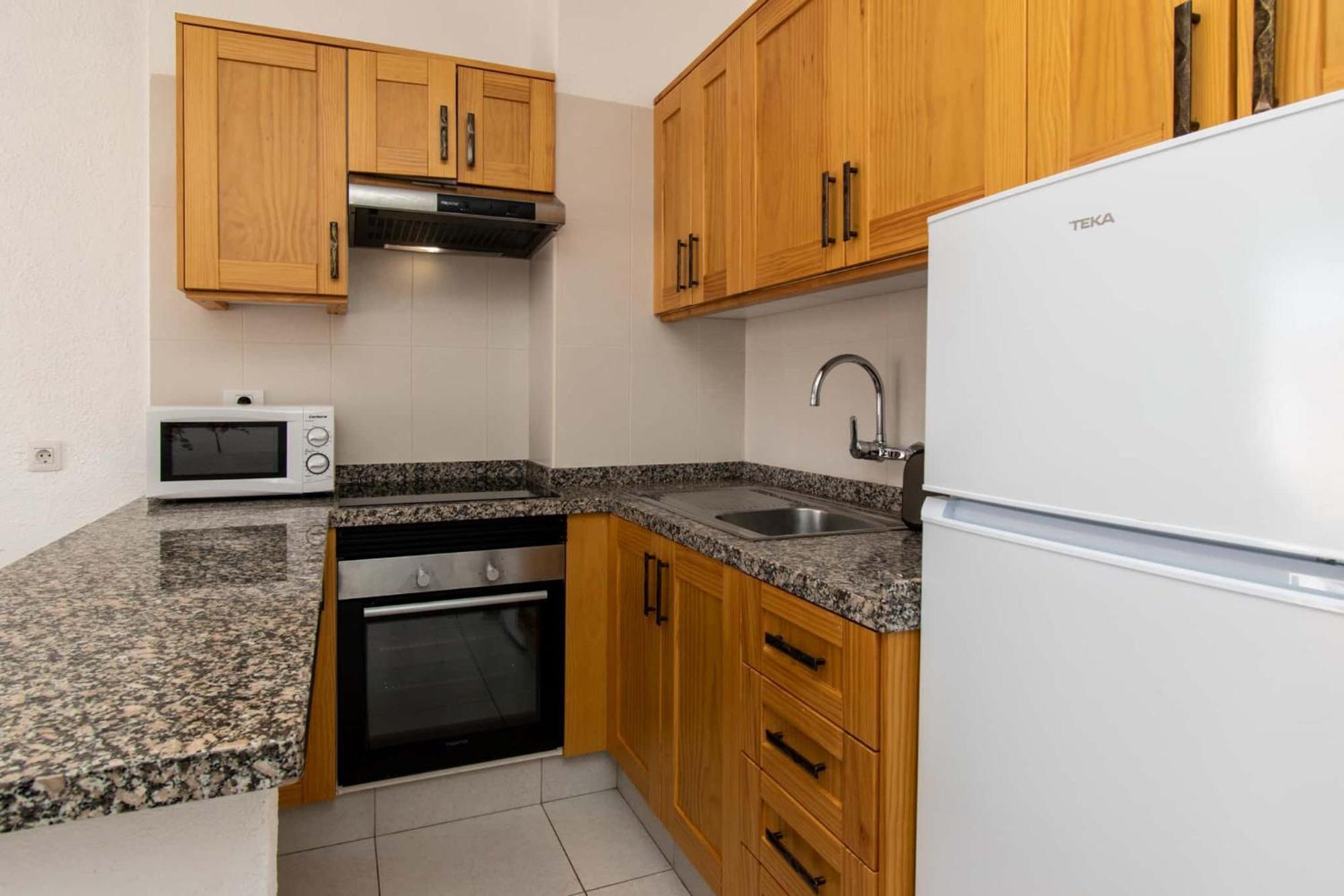 Floritas 24 - One Bed With Pool View * Arona (Tenerife)