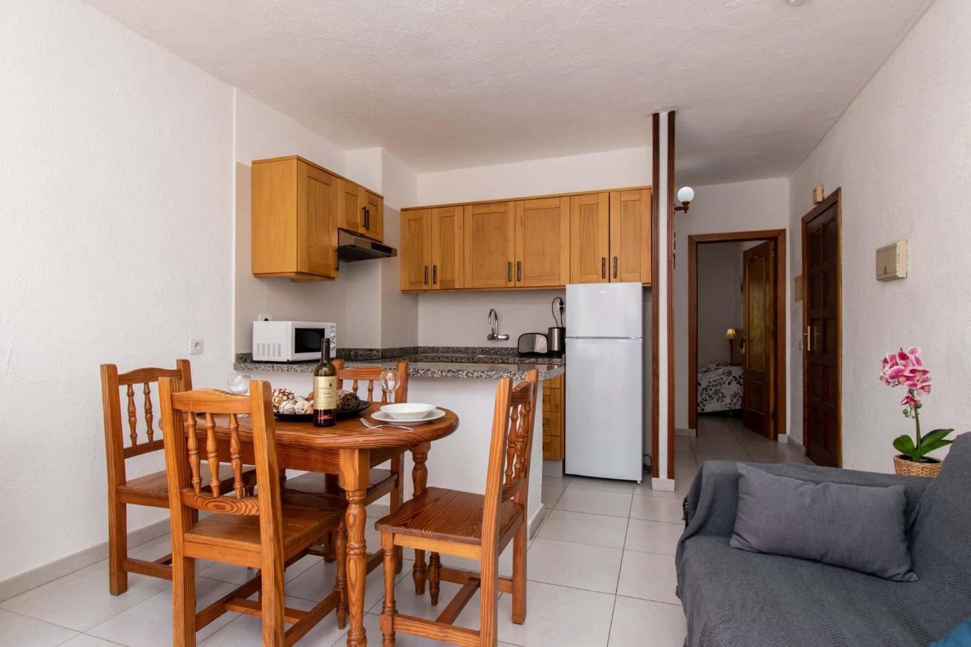 Floritas 24 - One Bed With Pool View Apartamento Arona (Tenerife)
