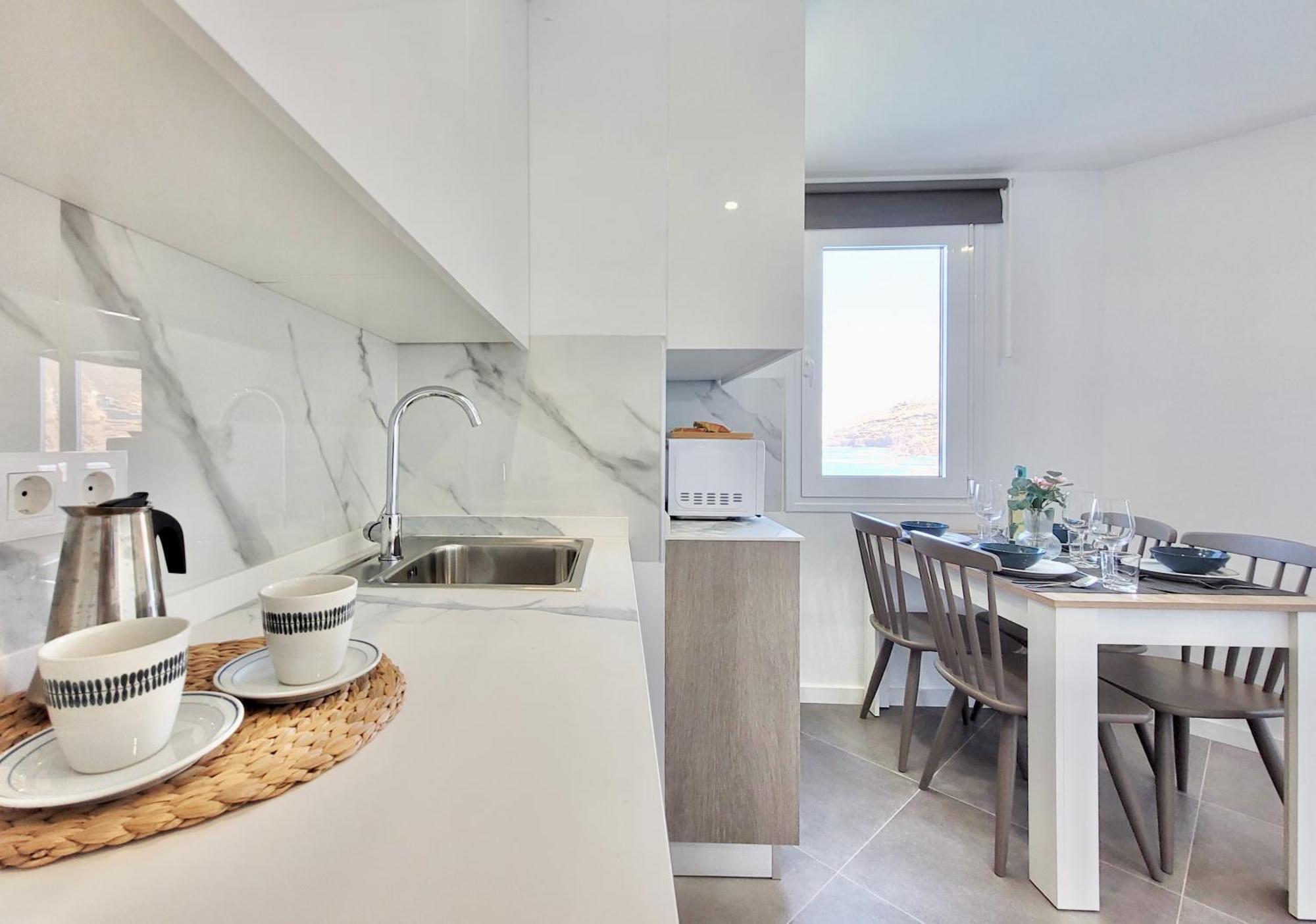 Apartment Feel C- *