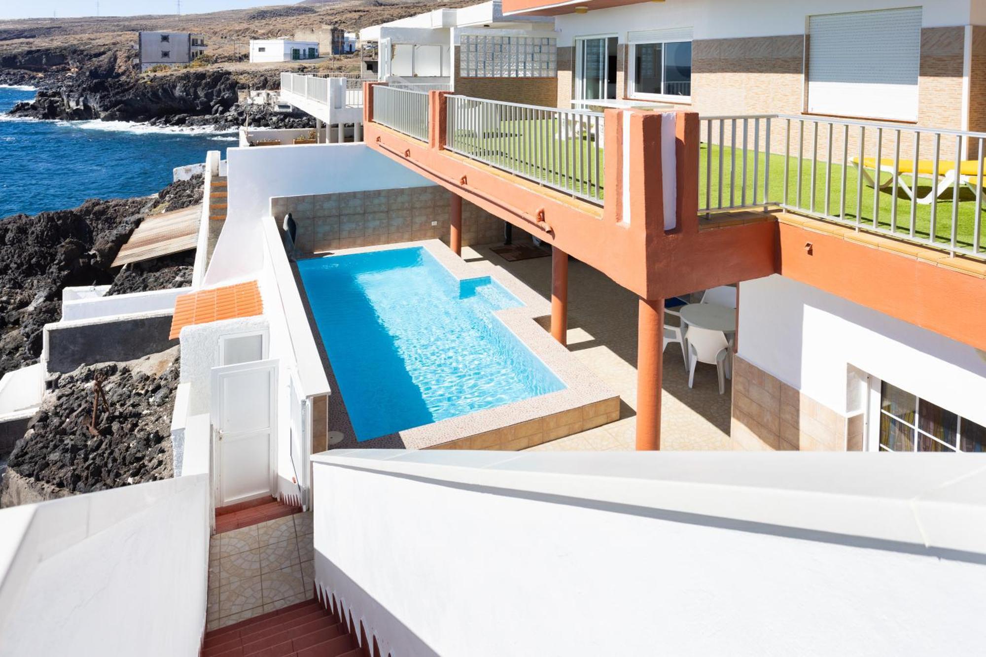 Coastal Dream With Heated Pool *