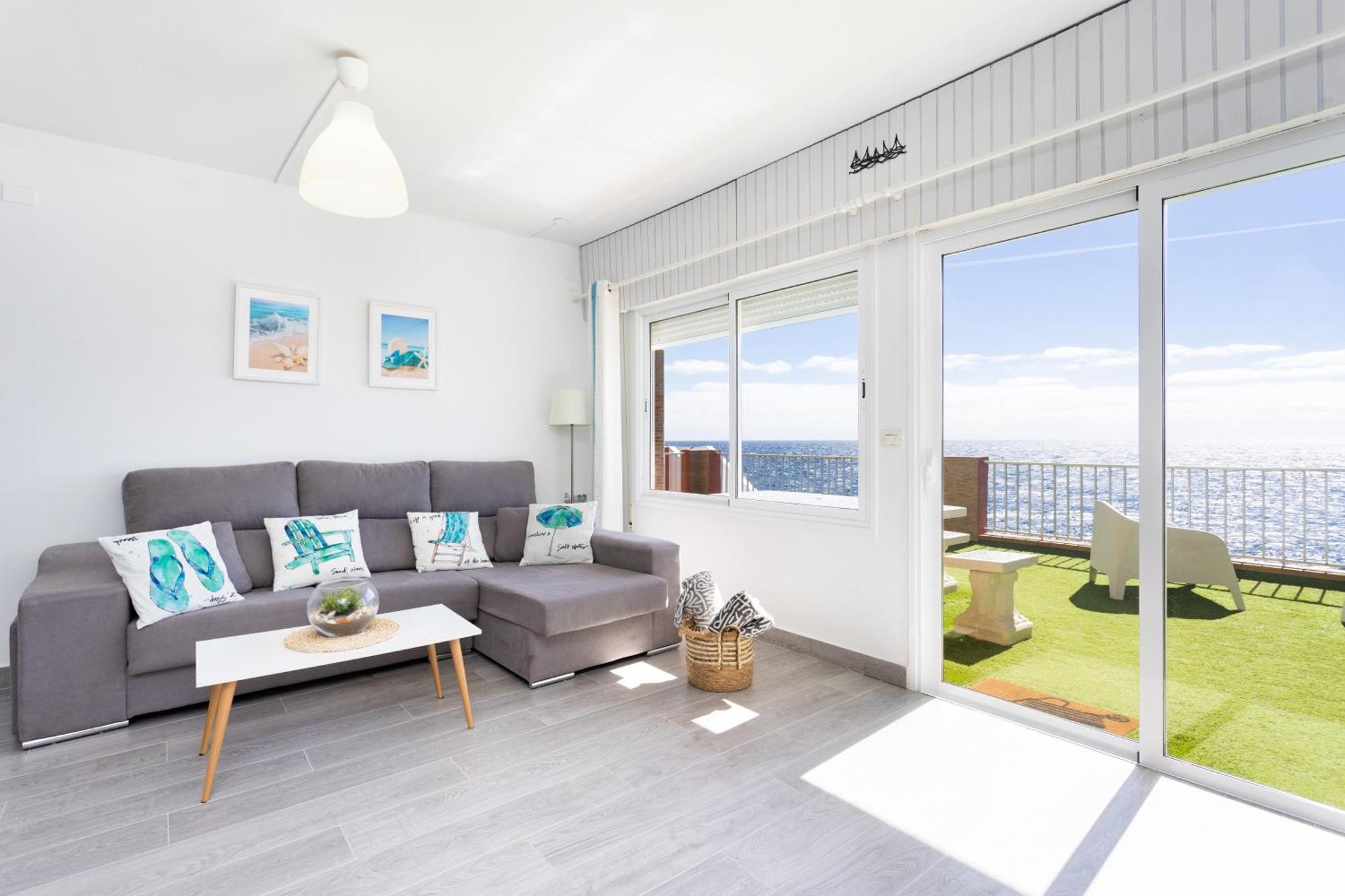 Coastal Dream With Heated Pool Hébergement de vacances *