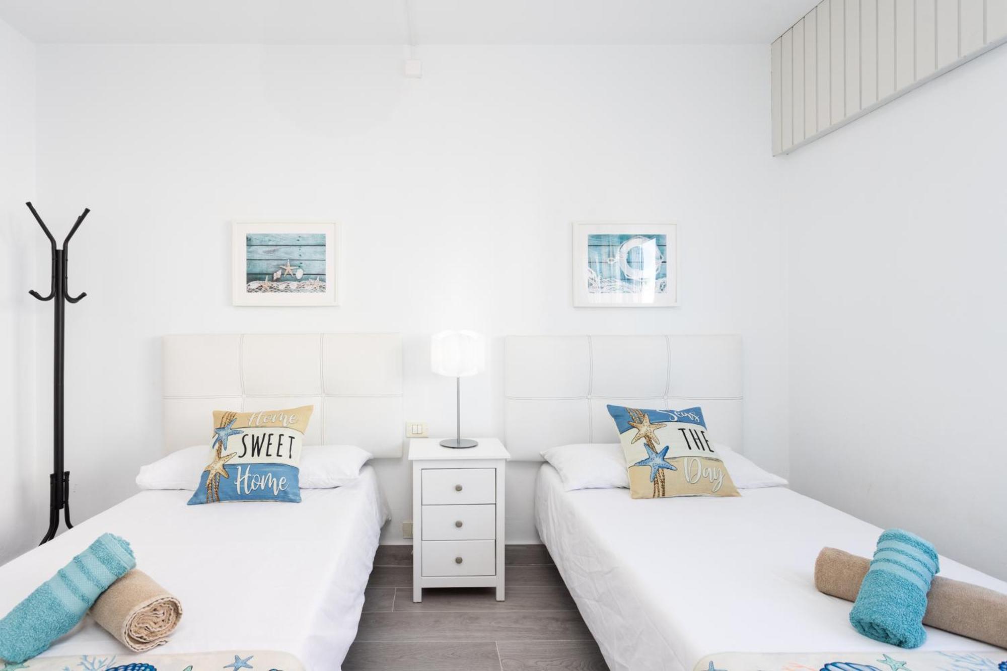 Hébergement de vacances Coastal Dream With Heated Pool El Escobonal