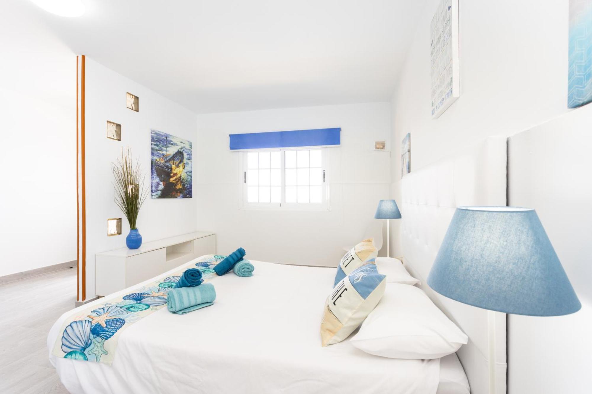 Hébergement de vacances Coastal Dream With Heated Pool El Escobonal