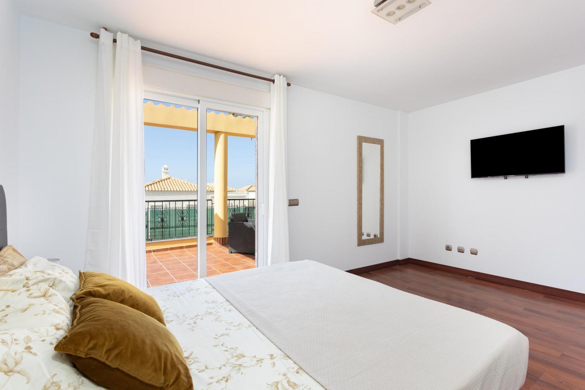 Classbnb - Exclusive With Private Pool 1 Kilometer From Cristianos *