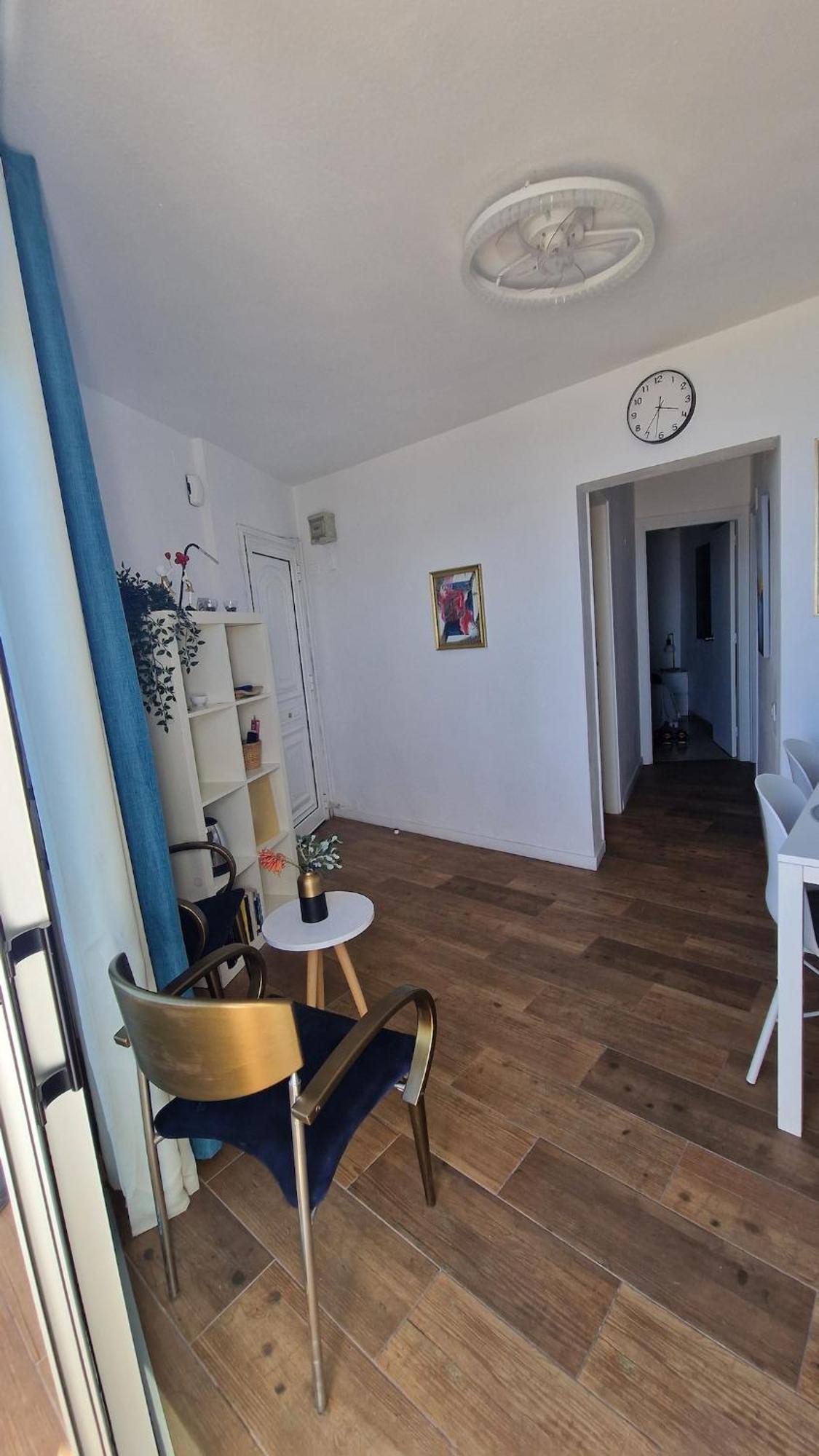 Сasa de vacaciones Warm & Cozy With Lovely Sea View