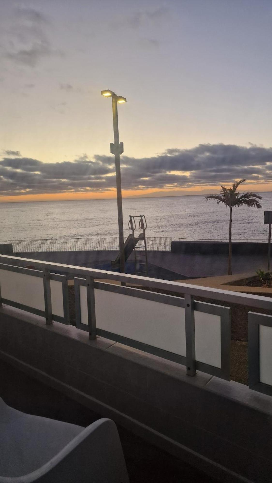 Warm & Cozy With Lovely Sea View *