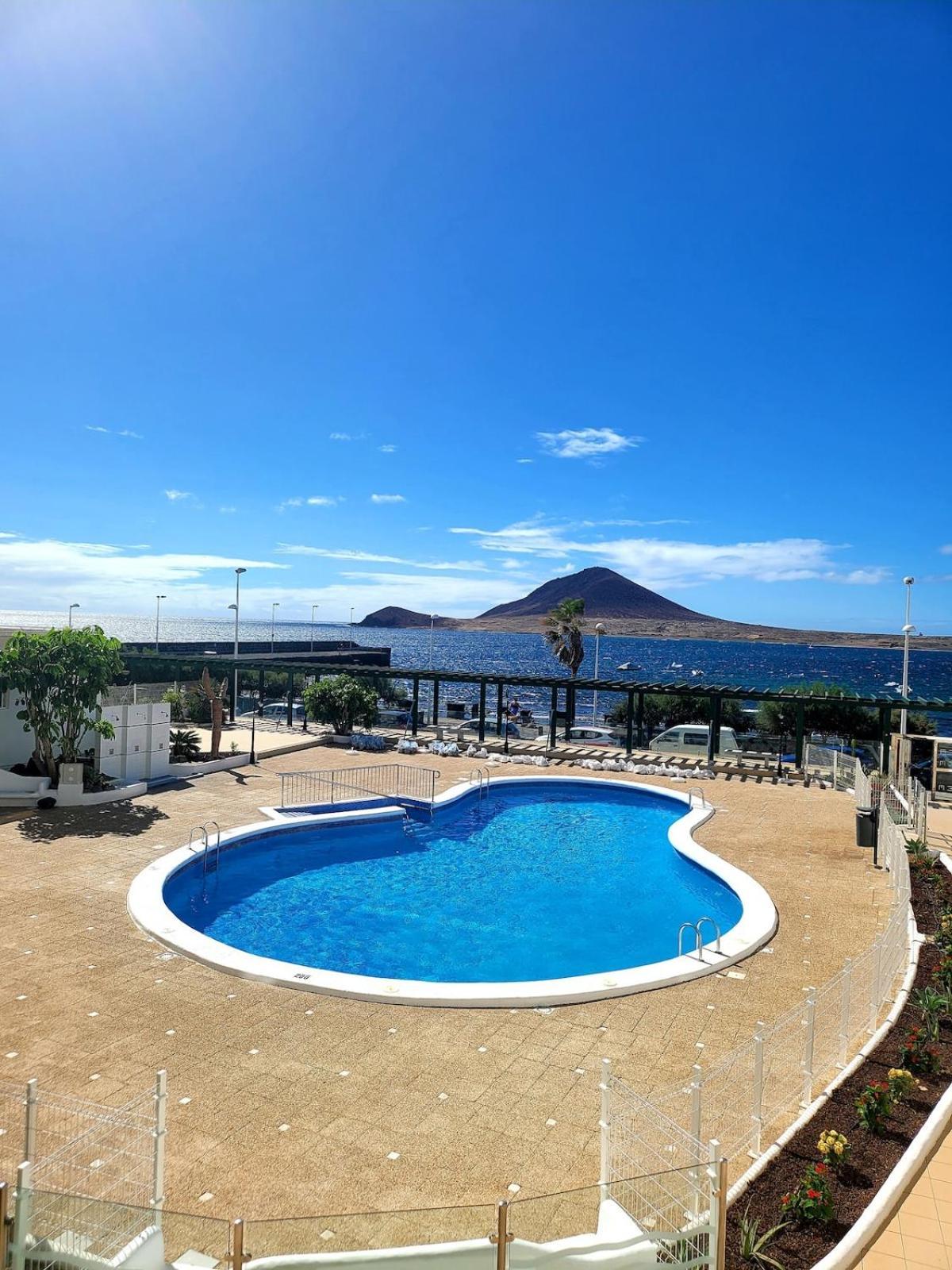 Stunning Front Line Penthouse Sea And Pool Apartamento El Médano