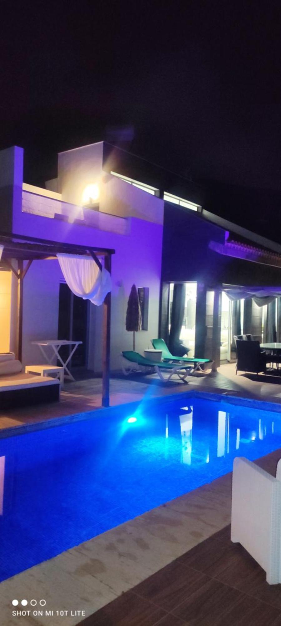Luxury Sea Views Heated Pool Private Jacuzzi Wifi Bbq Parking Tennis Court * Candelaria
