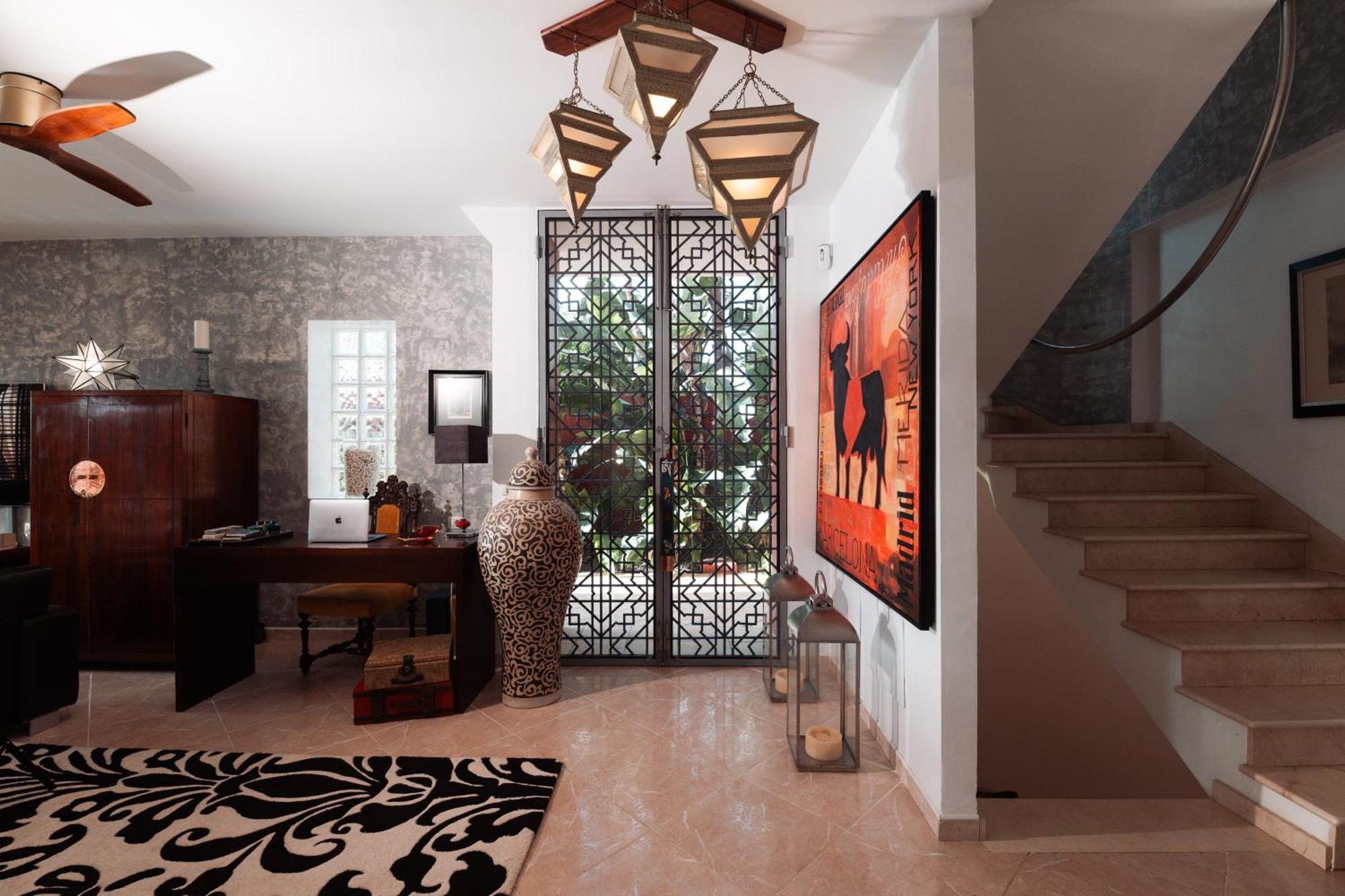 Red-house Villa *