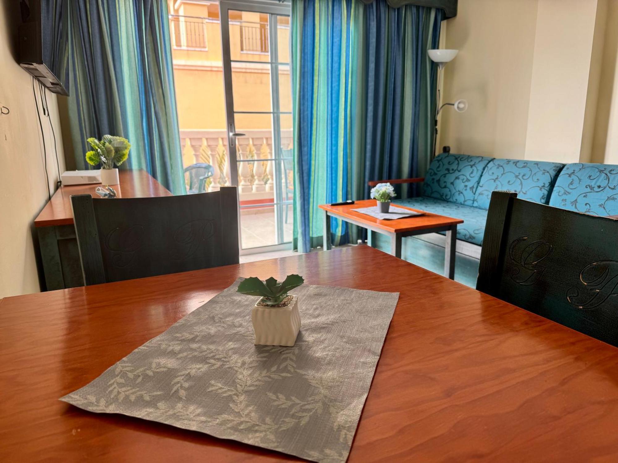 Apartment Prime Americas Getaway - With Huge Private Terrace & Pool Access Los Cristianos (Tenerife)