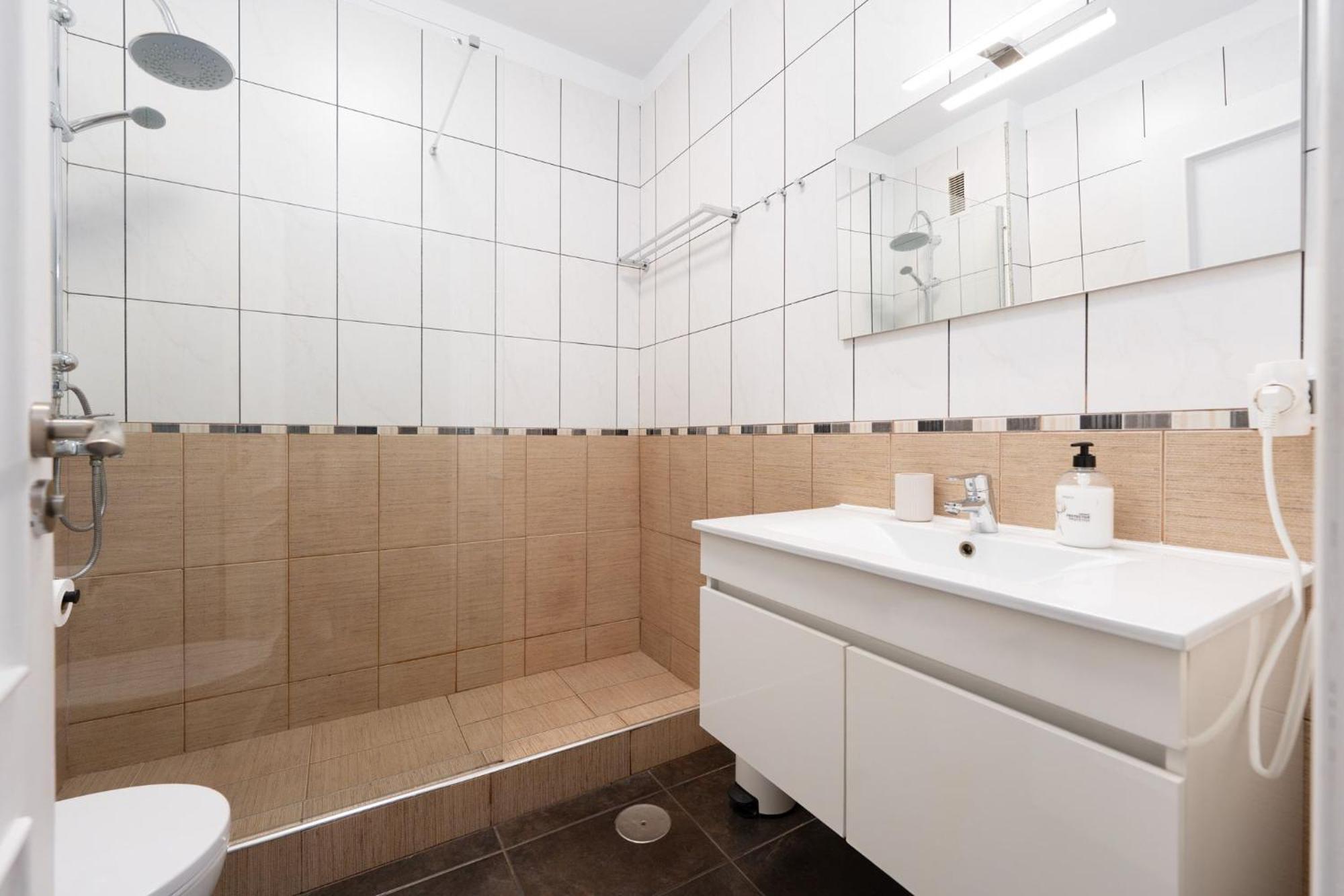 Clara Fanabe Apartamento *