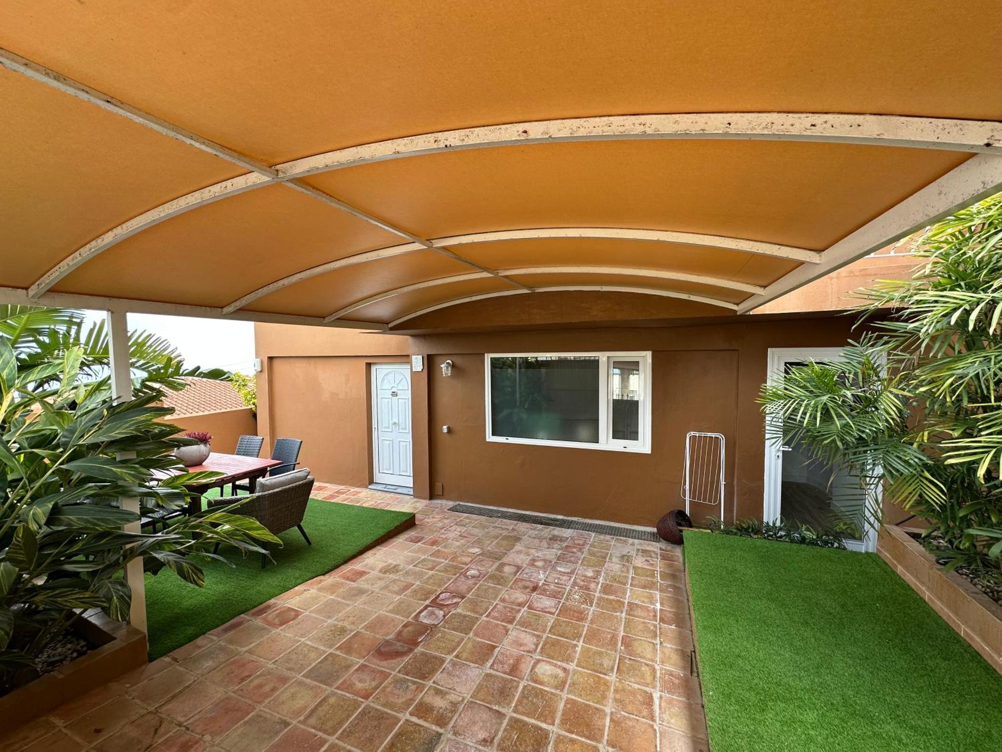 Hébergement de vacances Casa Con Piscina Y Jardin Con Vistas Al Mar *