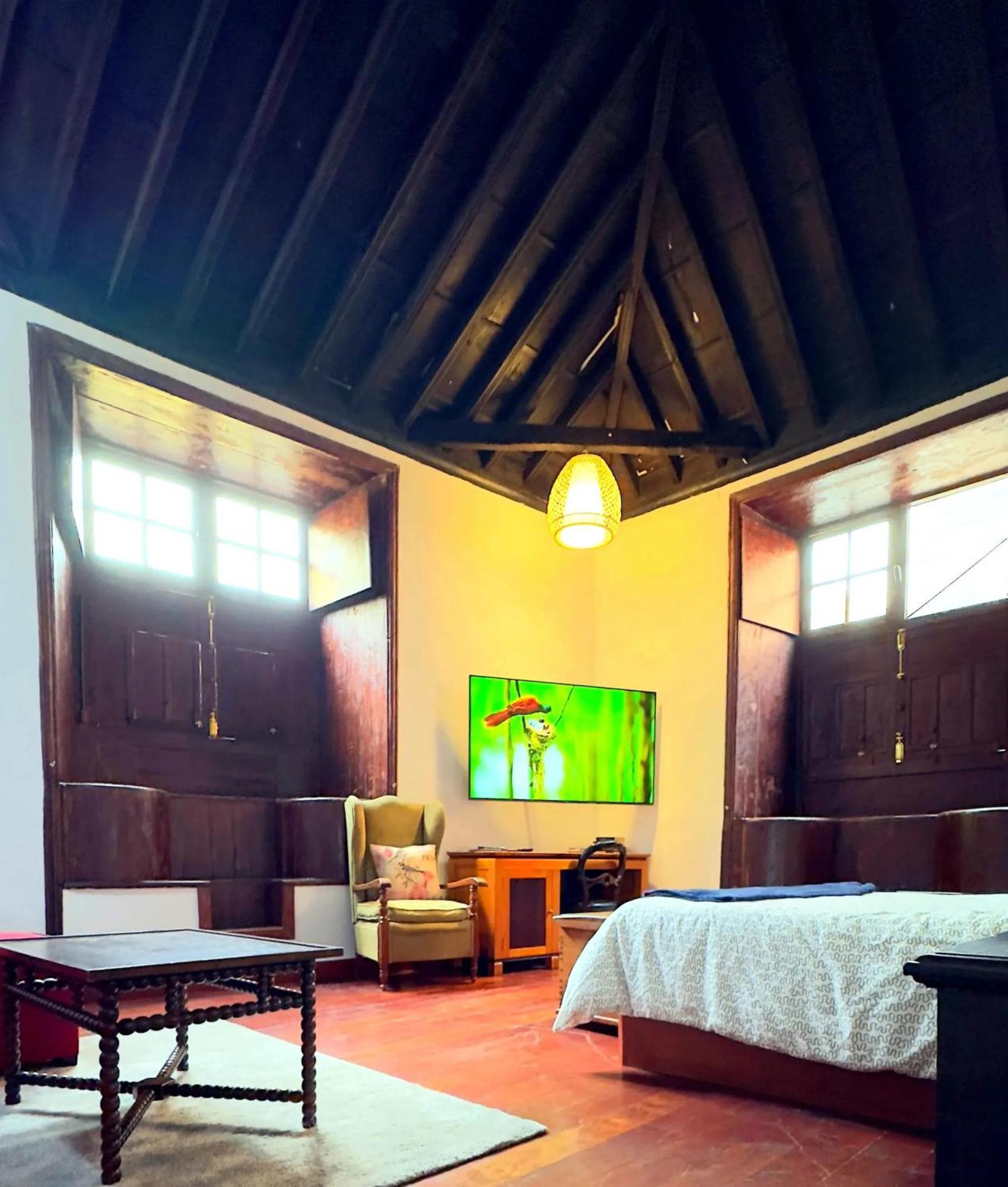 Apartment Elegant In The Heart Of 100 Sqm Parking Available *