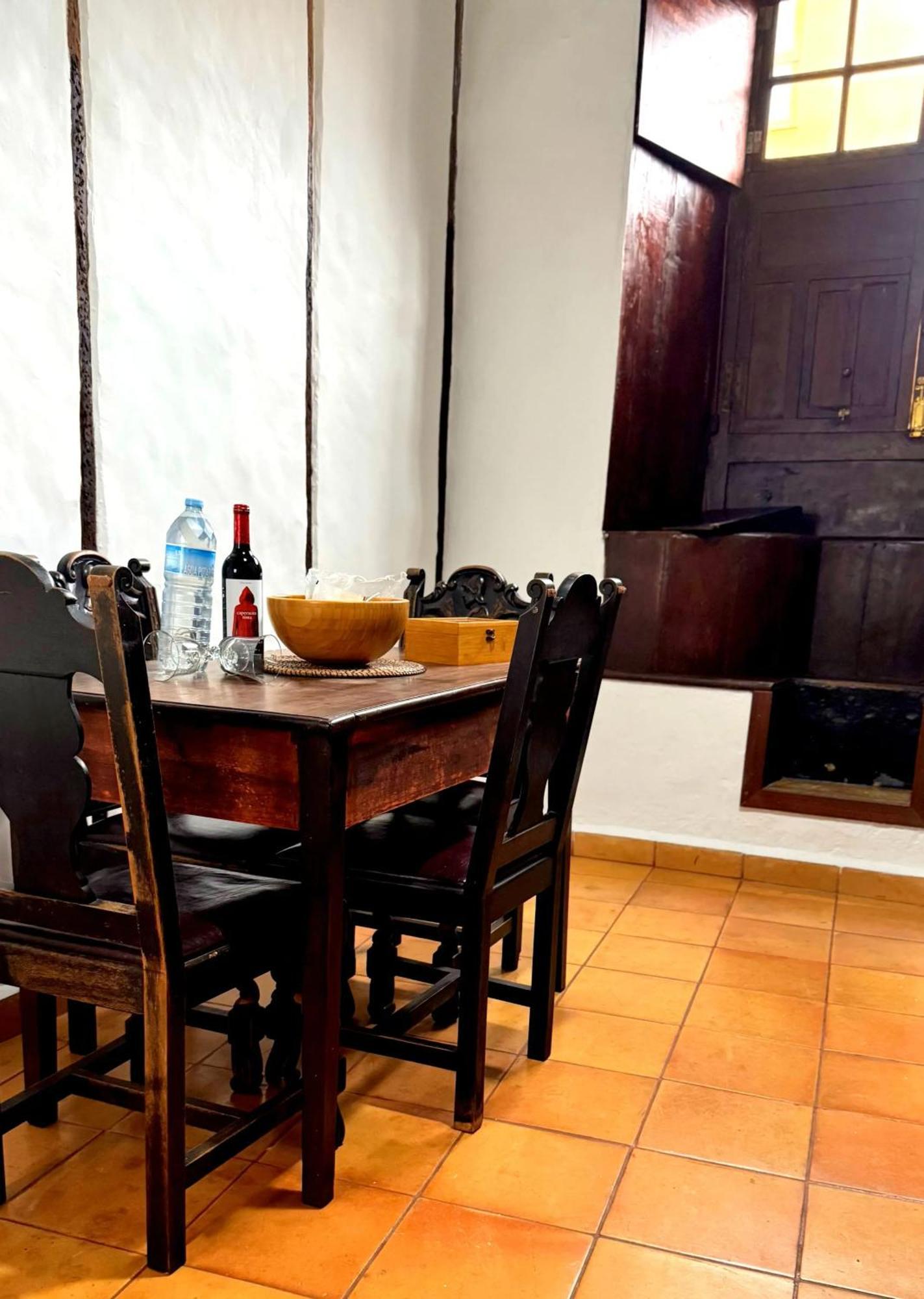 Elegant In The Heart Of 100 Sqm Parking Available Garachico (Tenerife)