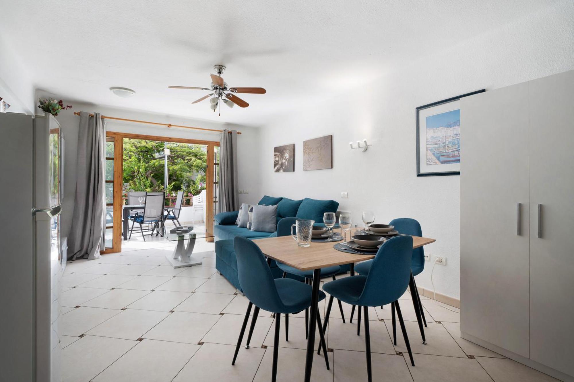 Appartement Geranios 82 *
