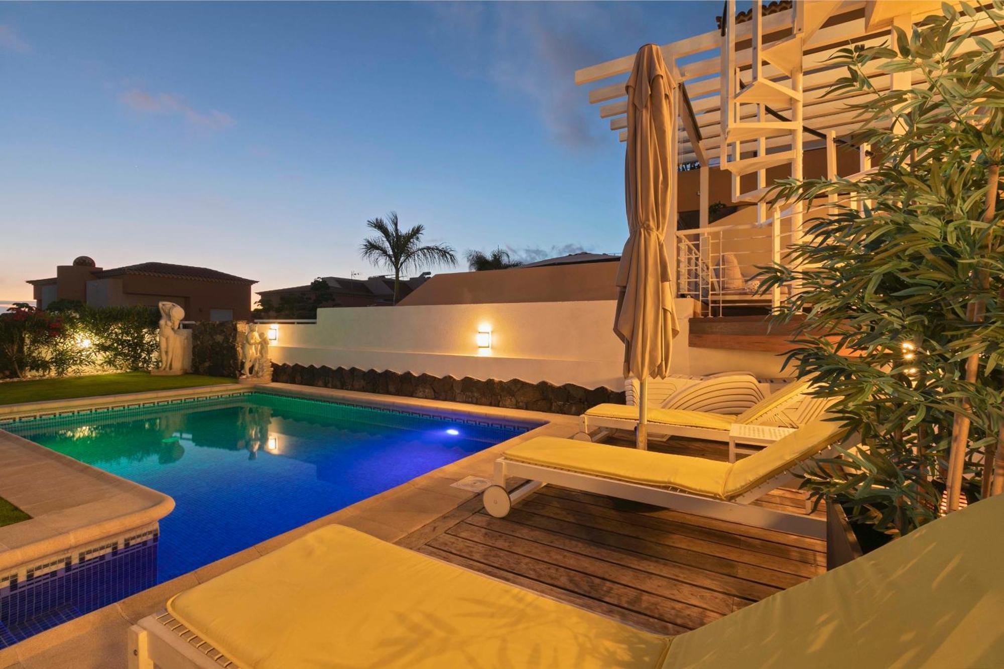 My Island Escape - Sea Views - Private Pool, Sauna Villa *