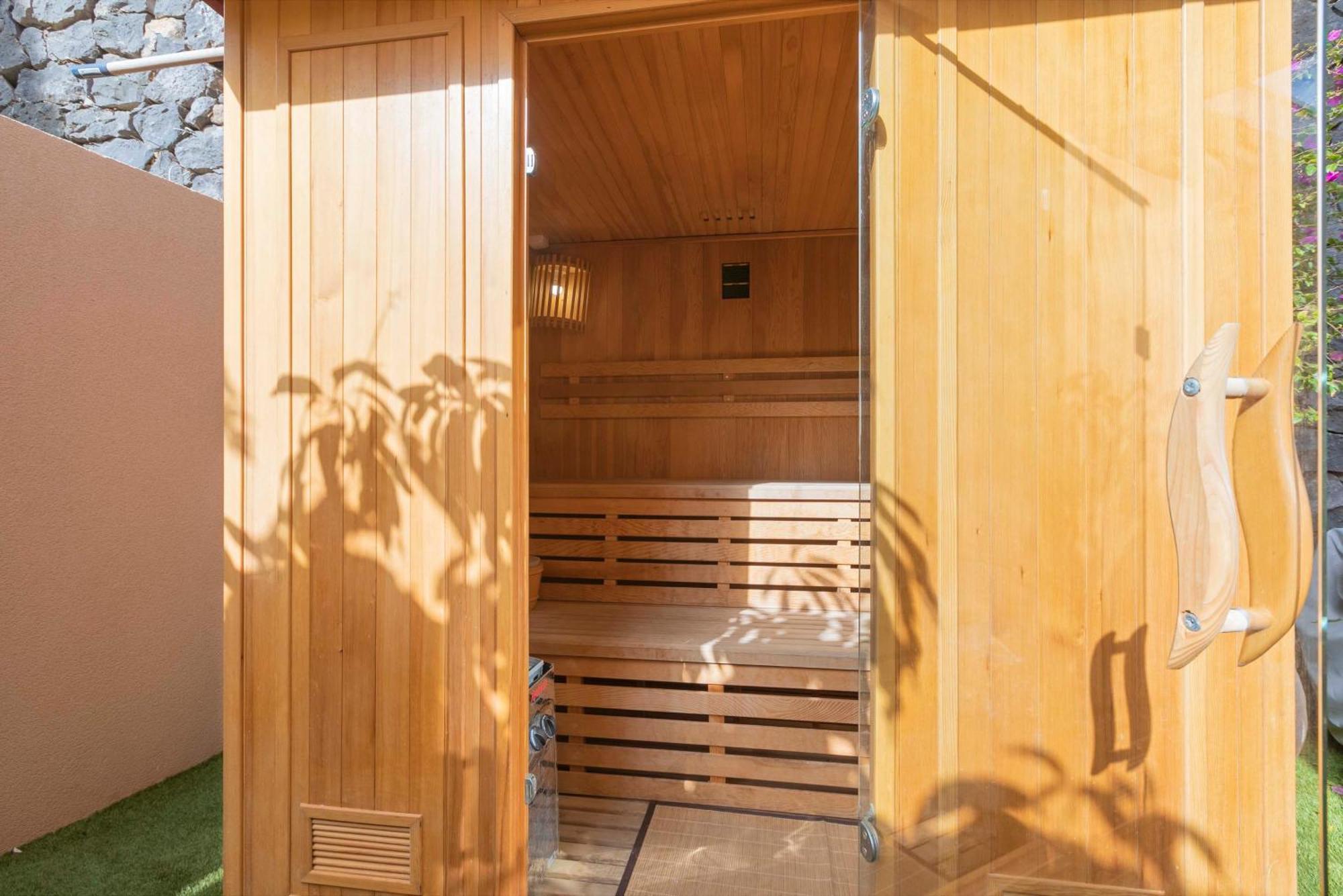 My Island Escape - Sea Views - Private Pool, Sauna Villa *